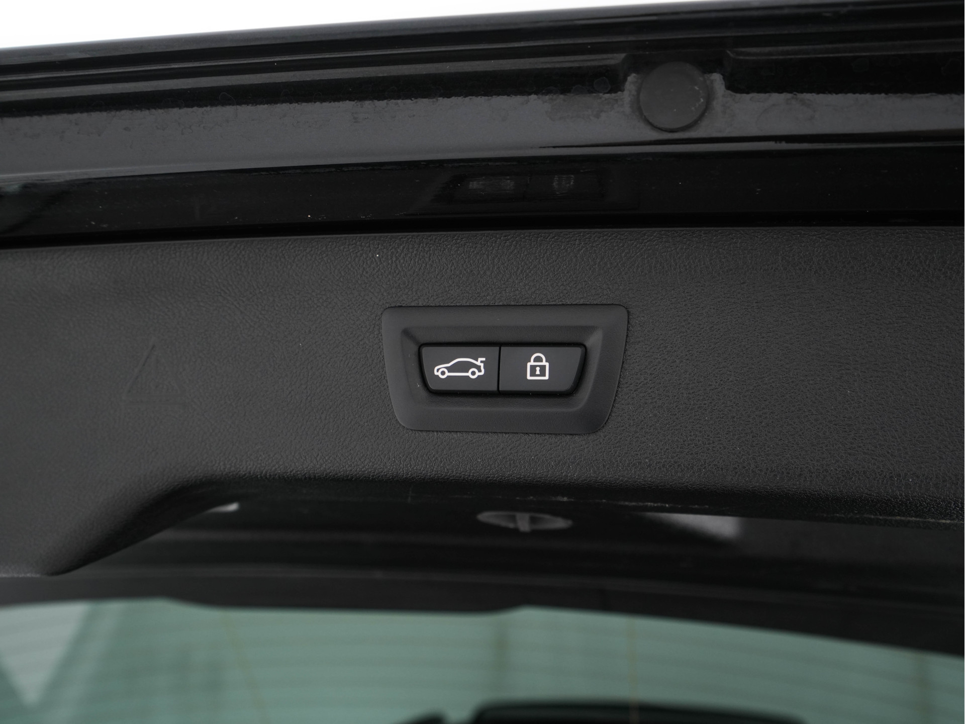 BMW 5-serie Touring 530d Sportline High Executive Aut. *PANO | LEATHER | FULL-LED | MEMORY-PACK | TOP-VIEW | HEATED-COMFORTSEATS | NAVI-FULLMAP | PRIVACY-GLASS | AMBIENT-LIGHT | ECC | CARPLAY | PDC | TOWBAR | SHIFT-PADDLES | 20"ALU*