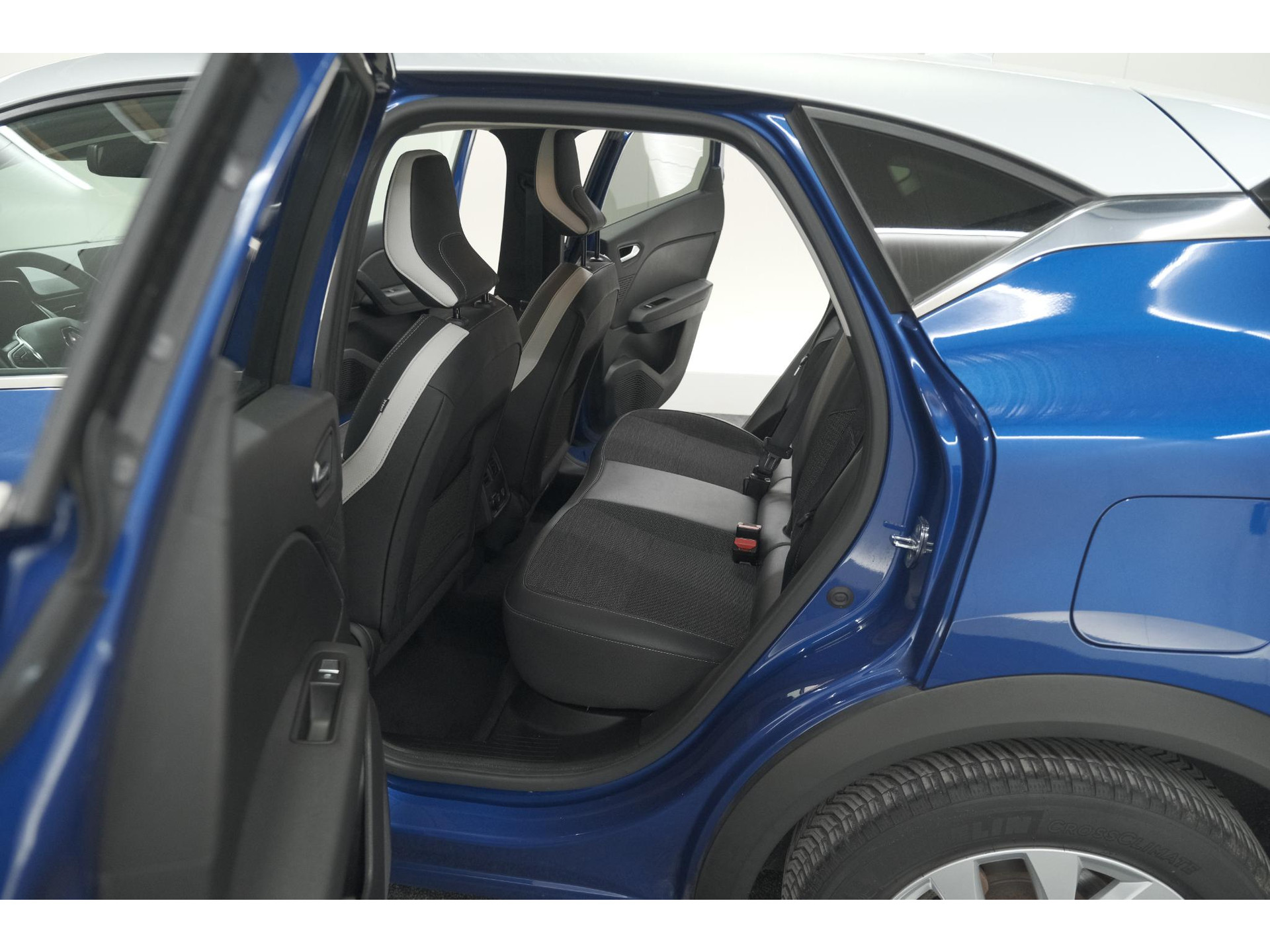 Renault Captur 1.6 E-Tech Plug-in Hybrid 160 Intens | Camera | 9.3 Inch Groot Scherm | Apple Carplay | Parkeersensoren