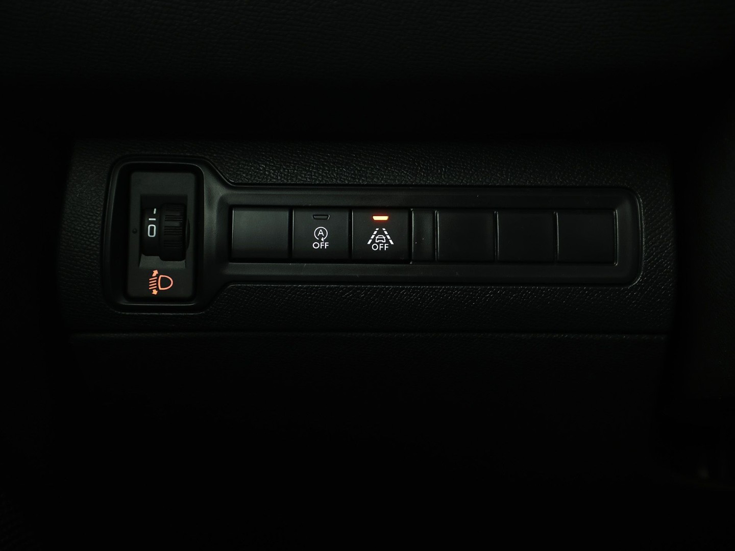 Peugeot 308 SW 1.2 PureTech Sport (PANORAMADAK, APPLE CARPLAY, GROOT NAVI, TREKHAAK, GETINT GLAS, SPORTSTOELEN, PARKEERSENSOREN, CRUISE, NIEUWSTAAT)