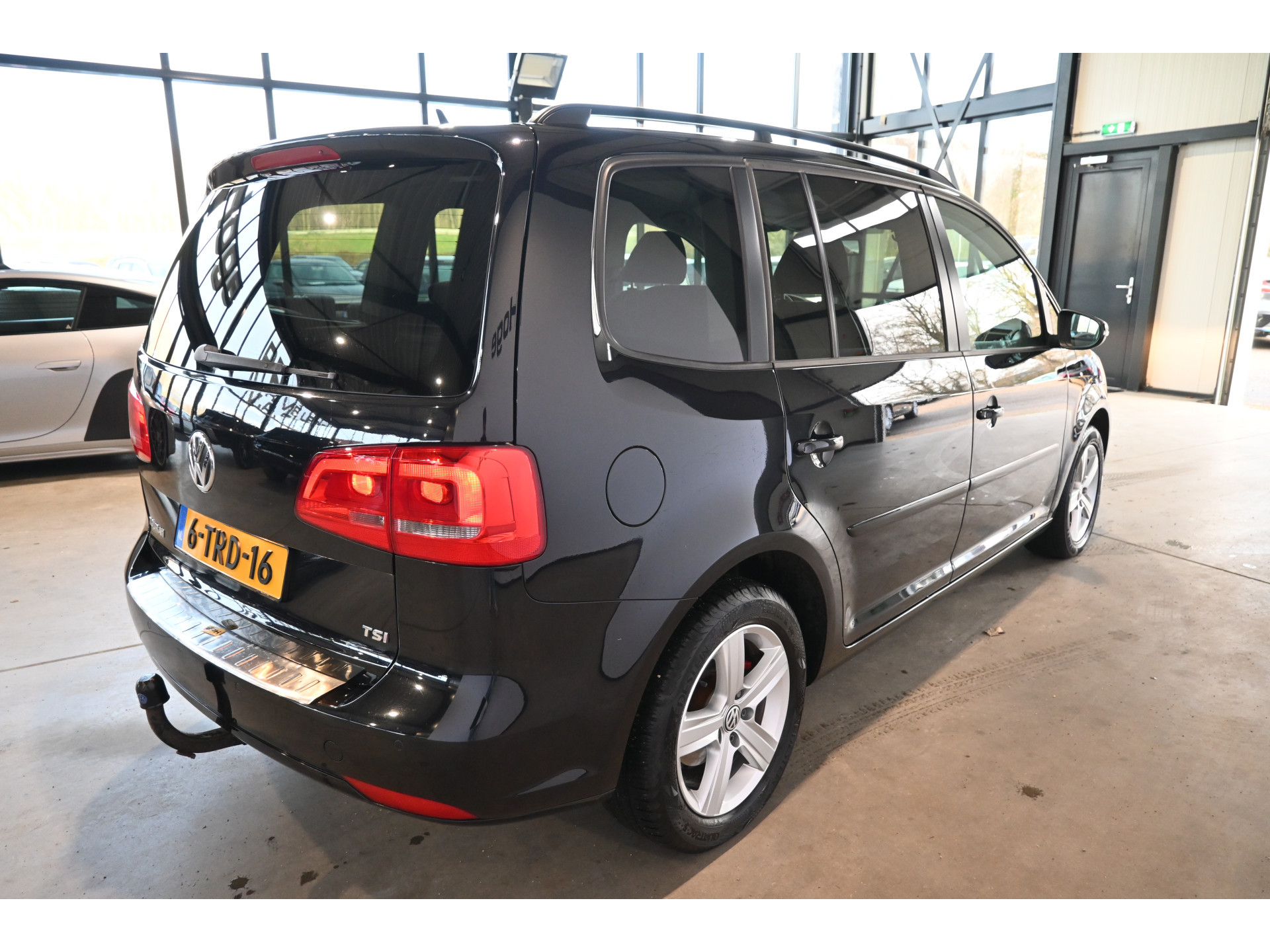 Volkswagen Touran 1.4 TSI Highline Automaat Clima Stoelverwarming Goed Onderhouden! Inruil Mogelijk!
