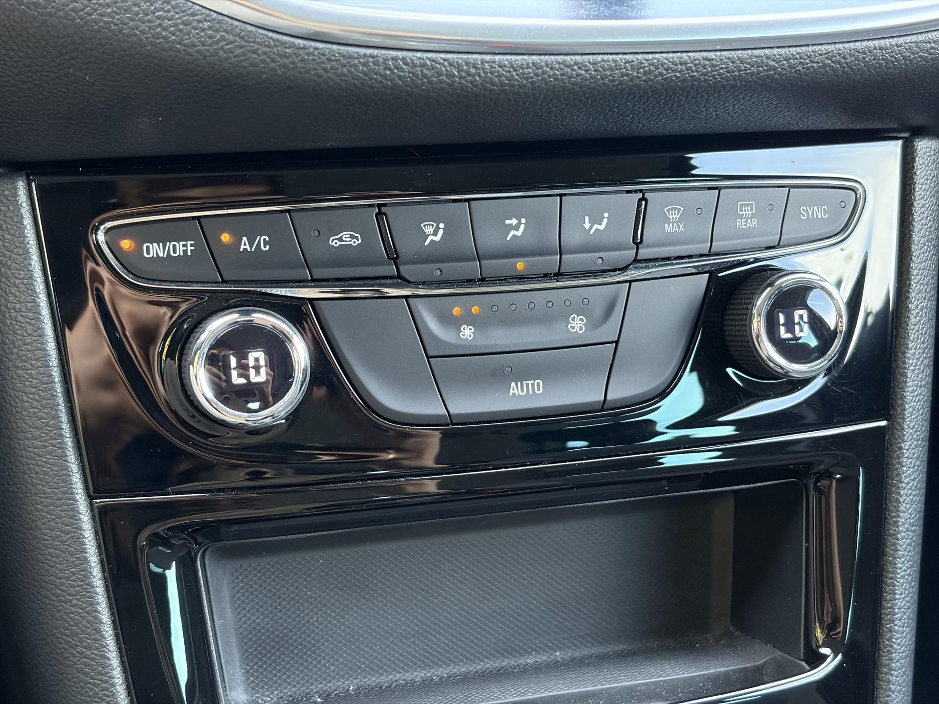 Opel Astra Sports Tourer 1.2 Business Elegance ✓1e Eigenaar✓110pk✓Carplay✓Camera✓Navi✓Clima✓Cruise✓Halfleder✓Comfortstoel✓Pdc V+A✓6 Bak✓Dealer Onderhouden✓Keyless✓Lm velgen✓N.A.P✓Apk tot 06-2027