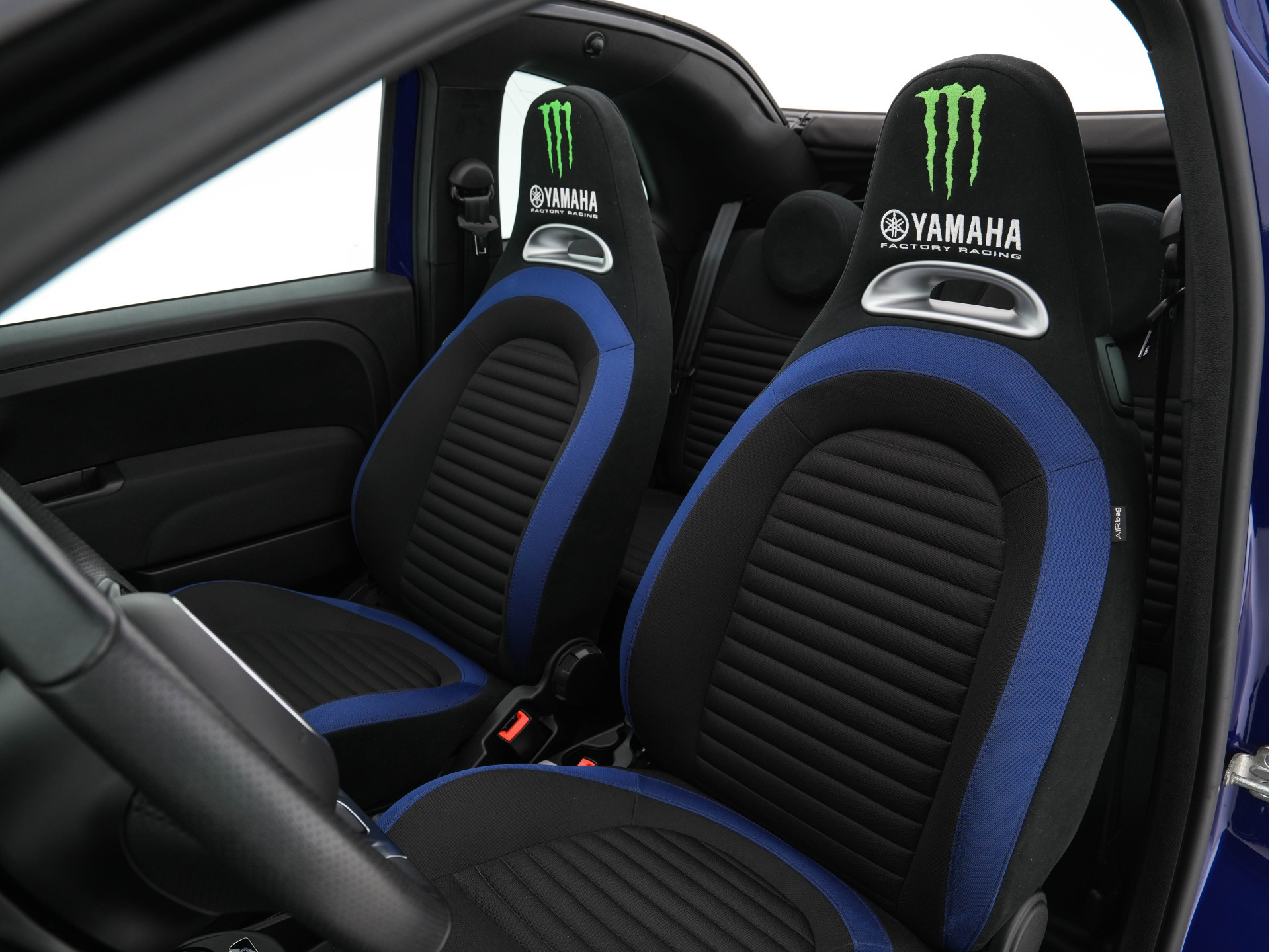 Abarth 500 C 1.4 T-Jet 595 Yamaha Factory Racing Edition Monster [ 1 of 2000 ] (INCL-BTW ) *! POCKET-ROCKET ! | NAVI-FULLMAP | XENON | CARPLAY | SPORT-EXHAUST | DAB | SPORT-SEATS | 17"ALU*