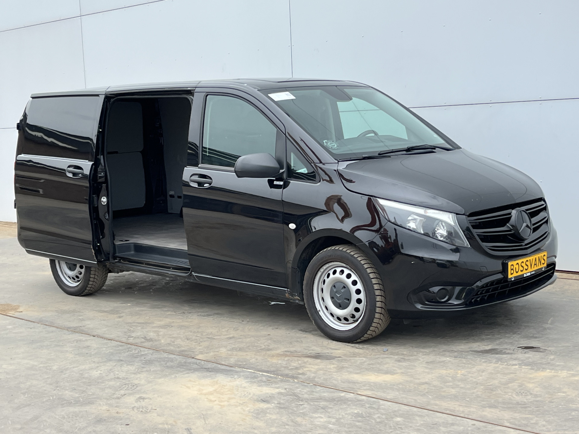 Mercedes-Benz Vito 119 1.9 CDI 190pk Automaat L2H1 9G-Tronic Climate Control Adaptieve Cruise Control Trekhaak Navigatie Camera Stoelverwarming