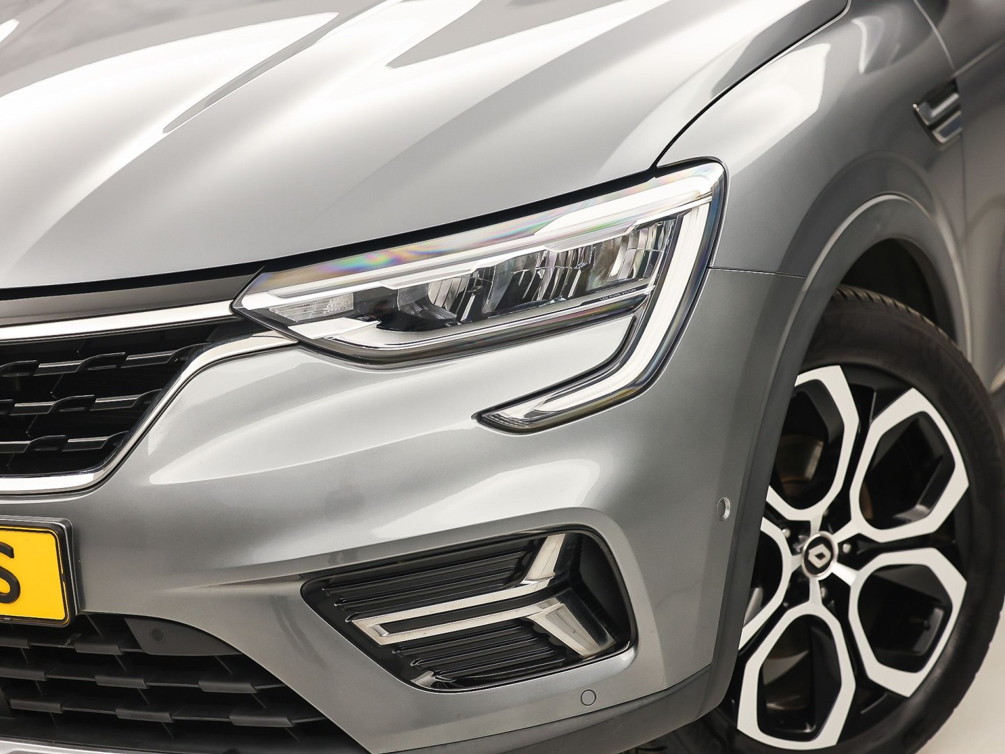 Renault Arkana 1.6 E-Tech Hybrid 145 Intens 145Pk Automaat (GROOT NAVI, CAMERA, STOELVERWARMING, SPORTSTOELEN, ADAPTIVE CRUISE, GETINT GLAS, KEYLESS, NIEUWSTAAT)