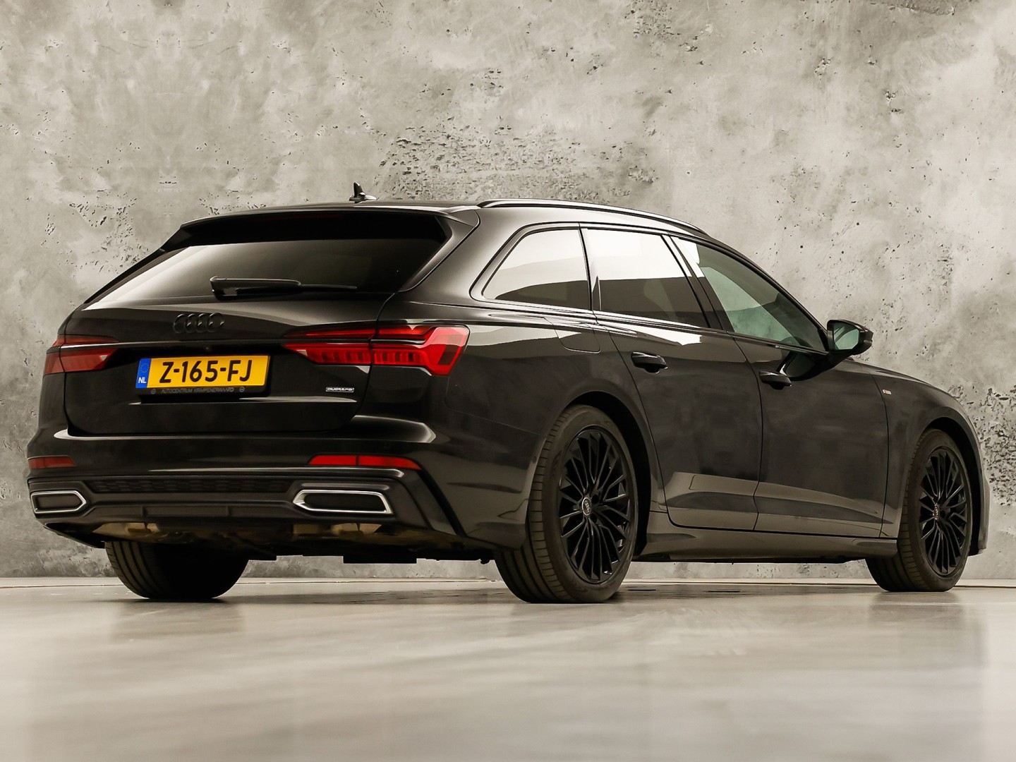 Audi A6 55 TFSI e quattro S-Line Competition 368Pk Automaat (2X S-LINE, APPLE CARPLAY, SPORTZETELS, NAPPA LEDER, MEMORY SEATS, CAMERA, ADAPTIVE CRUISE, ELEK ACHTERKLEP, STOELVERWARMING ACHTER, NIEUWSTAAT)