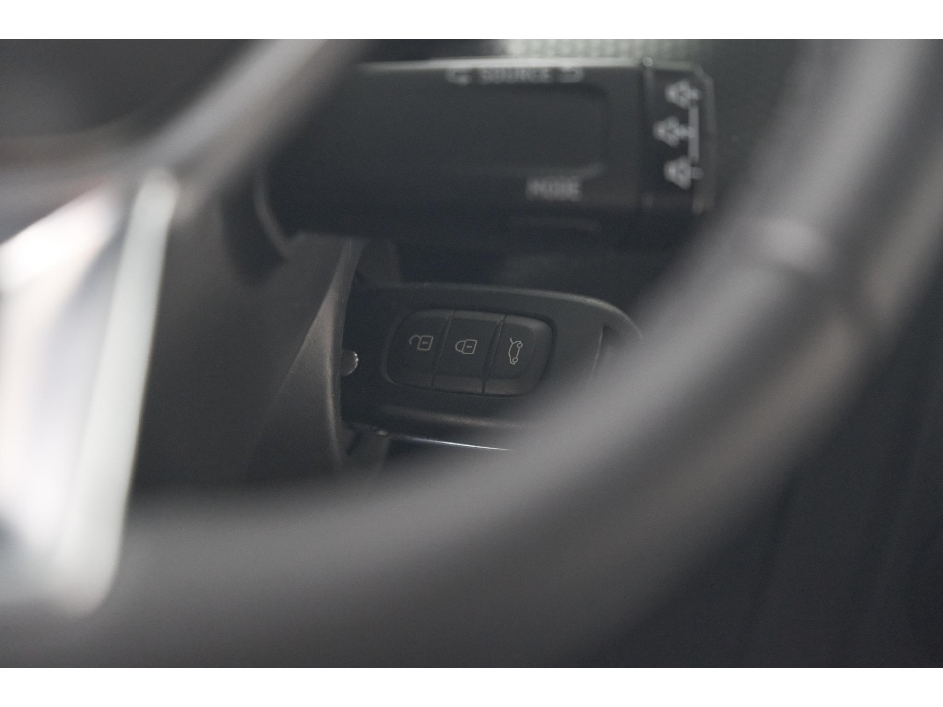 Renault Clio TCe 90 Equilibre | Parkeersensoren | Apple Carplay | Cruise Control