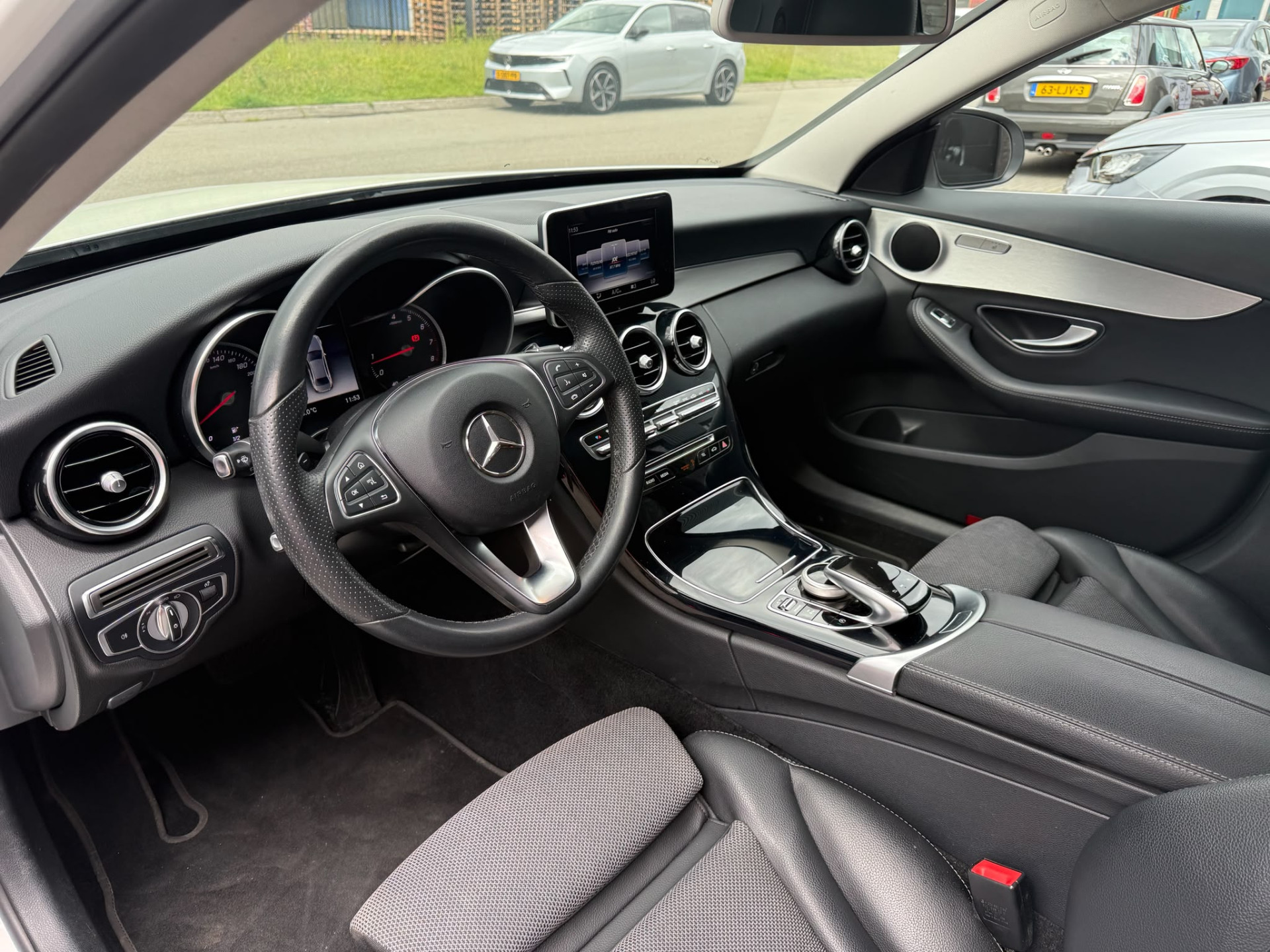 Mercedes-Benz C-klasse 200 Premium Plus | 1E EIGENAAR | 3/6/12MND GARANTIE| LED | CRUISE | SFEER | STOELVERWM. | NAVI |