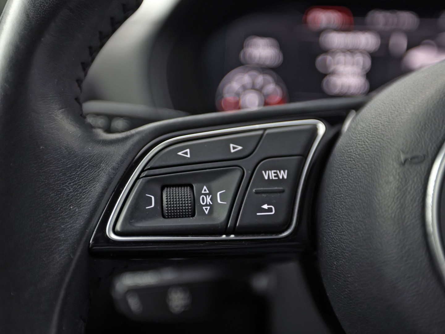 Audi Q2 1.4 TFSI S-Line Sport 150Pk Automaat (VIRTUAL COCKPIT, GROOT NAVI, CLIMATE, LEDER, STOELVERWARMING, SPORTSTOELEN, LED KOPLAMPEN, PARKEERSENSOREN, NIEUWSTAAT)