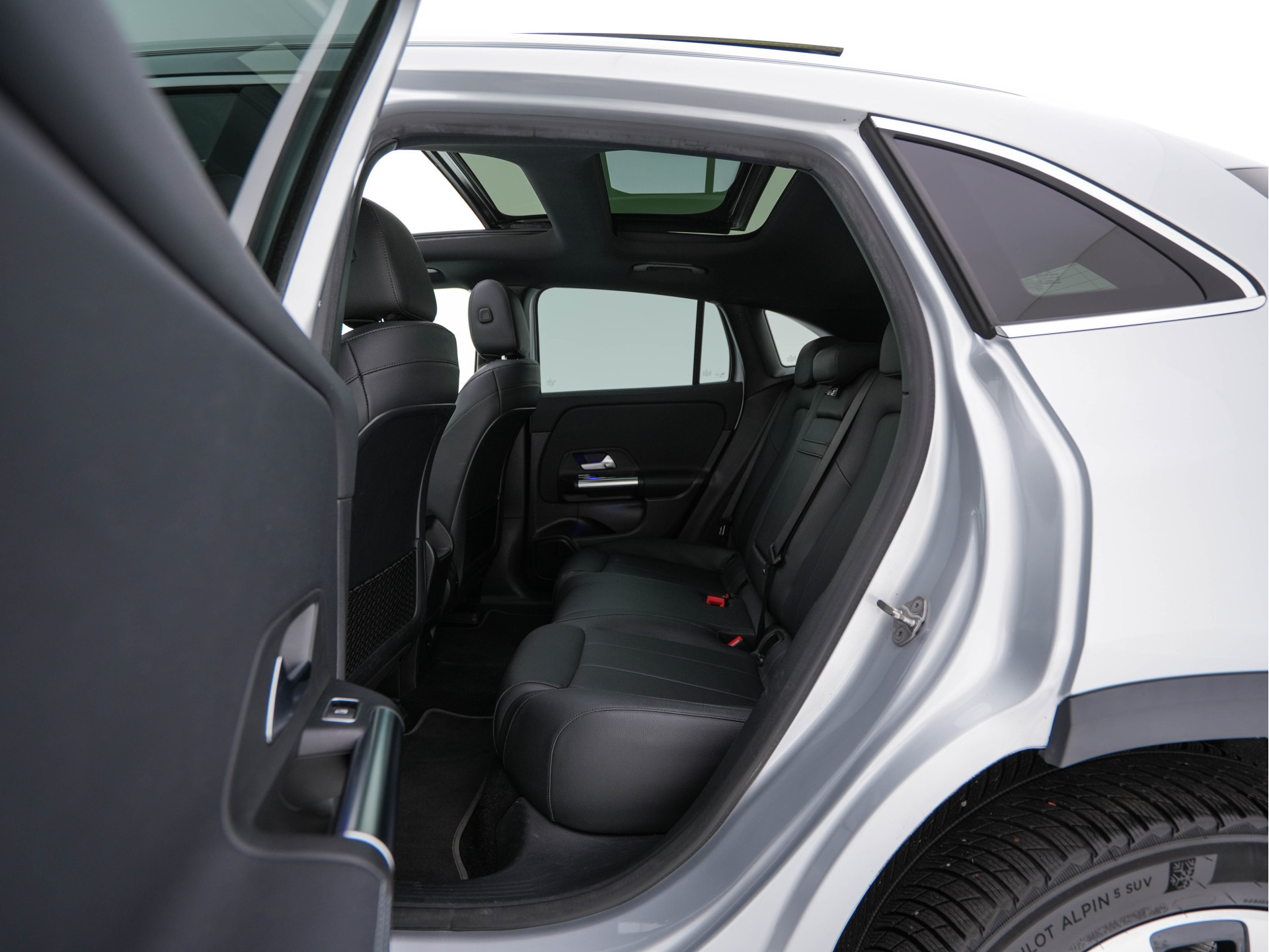 Mercedes-Benz EQA 250 Business Solution Luxury 67 kWh [ 3-Fase ] (SOH-94%) (INCL-BTW) *PANO | LEATHER | WIDESCREEN-COCKPIT | FULL-LED | BLINDSPOT | AMBIENT-LIGHT | CAMERA | NAVI-FULLMAP | DAB+ | COMFORT-SEATS | ECC | SHIFTPADDLES | CRUISE | HEATED-SEATS |