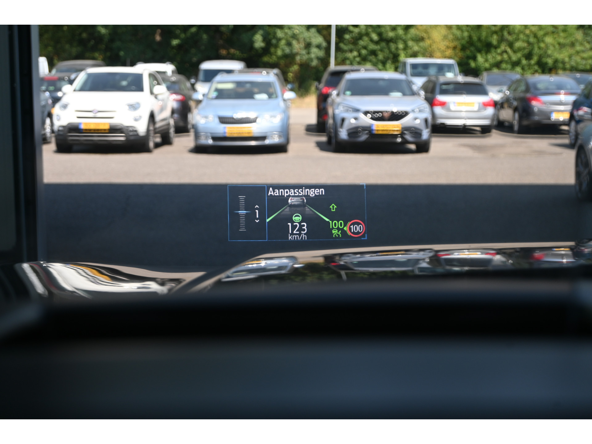 Ford Kuga 2.5 PHEV Vignale Automaat Navigatie Stoelverwarming Head Up! LED Camera Rijklaarprijs! Inruil Mogelijk!