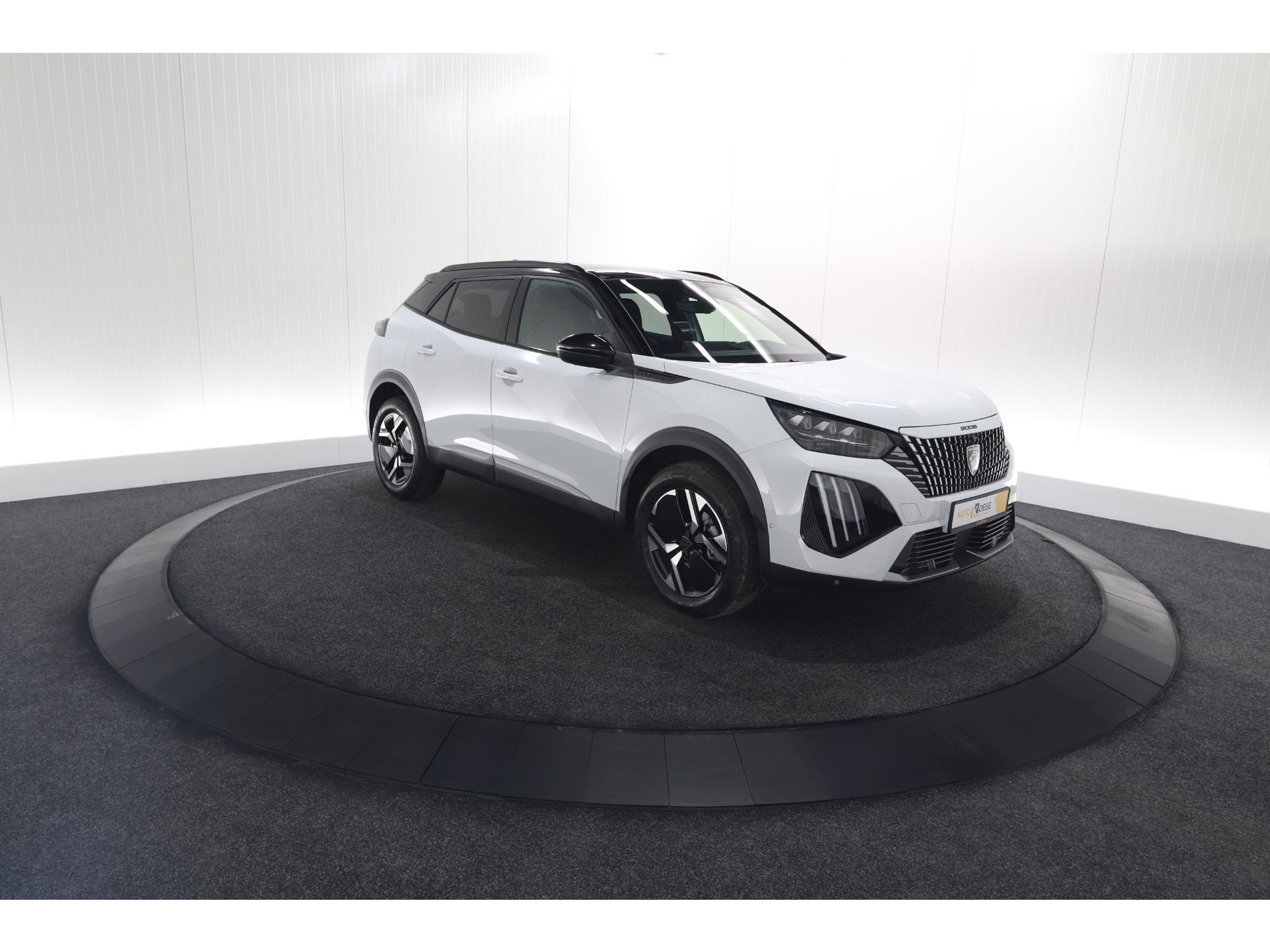 Peugeot 2008 PureTech 130 EAT8 GT | 360 Camera | Stoelmassage | Adaptieve Cruise Control | Dodehoekdetectie