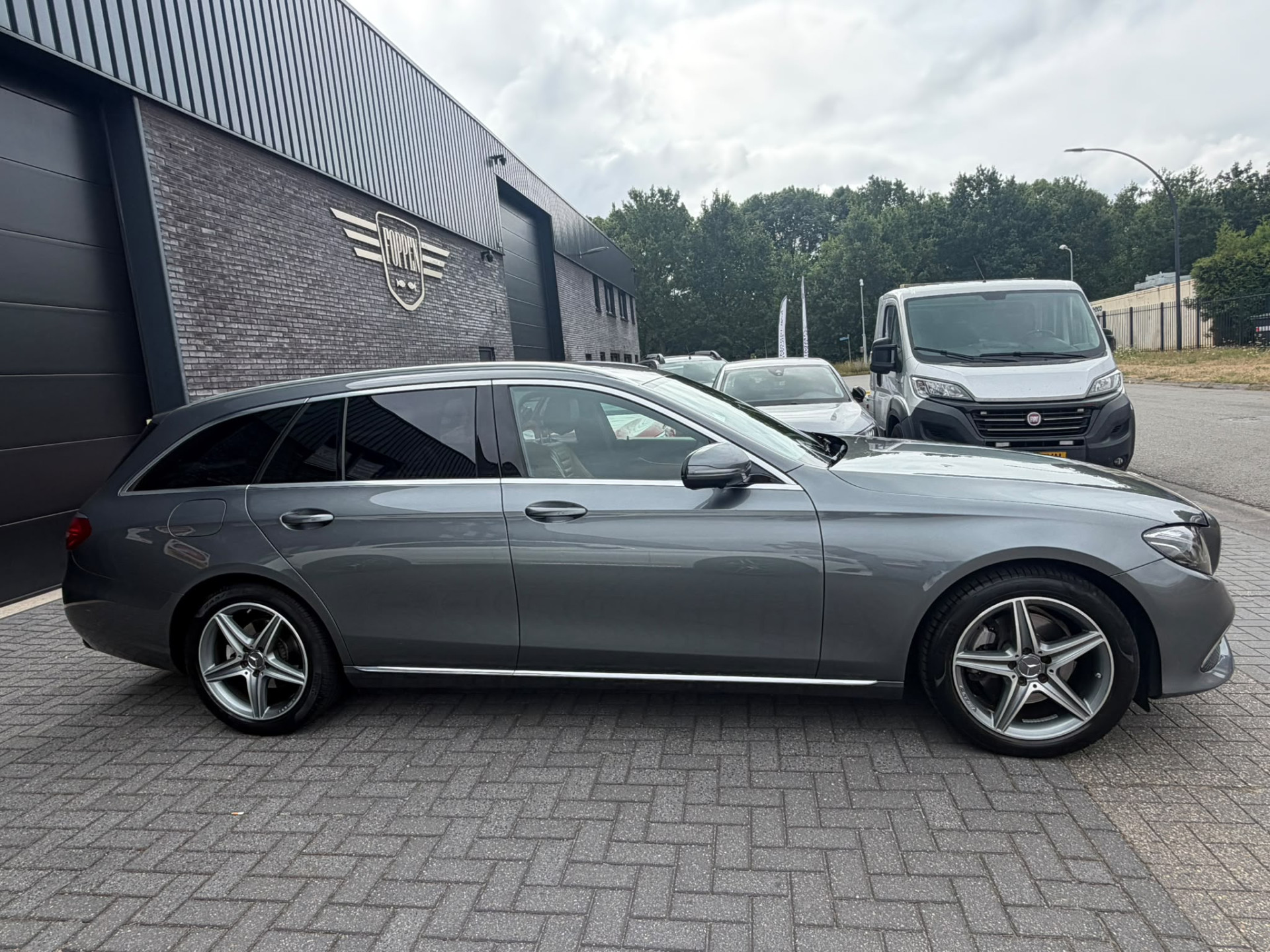 Mercedes-Benz E-klasse Estate 200 Premium 3/6/12 MND GARANTIE  | AUTOMAAT | NIEUWE APK | LEDER | PDC | NAVI | CRUISE |
