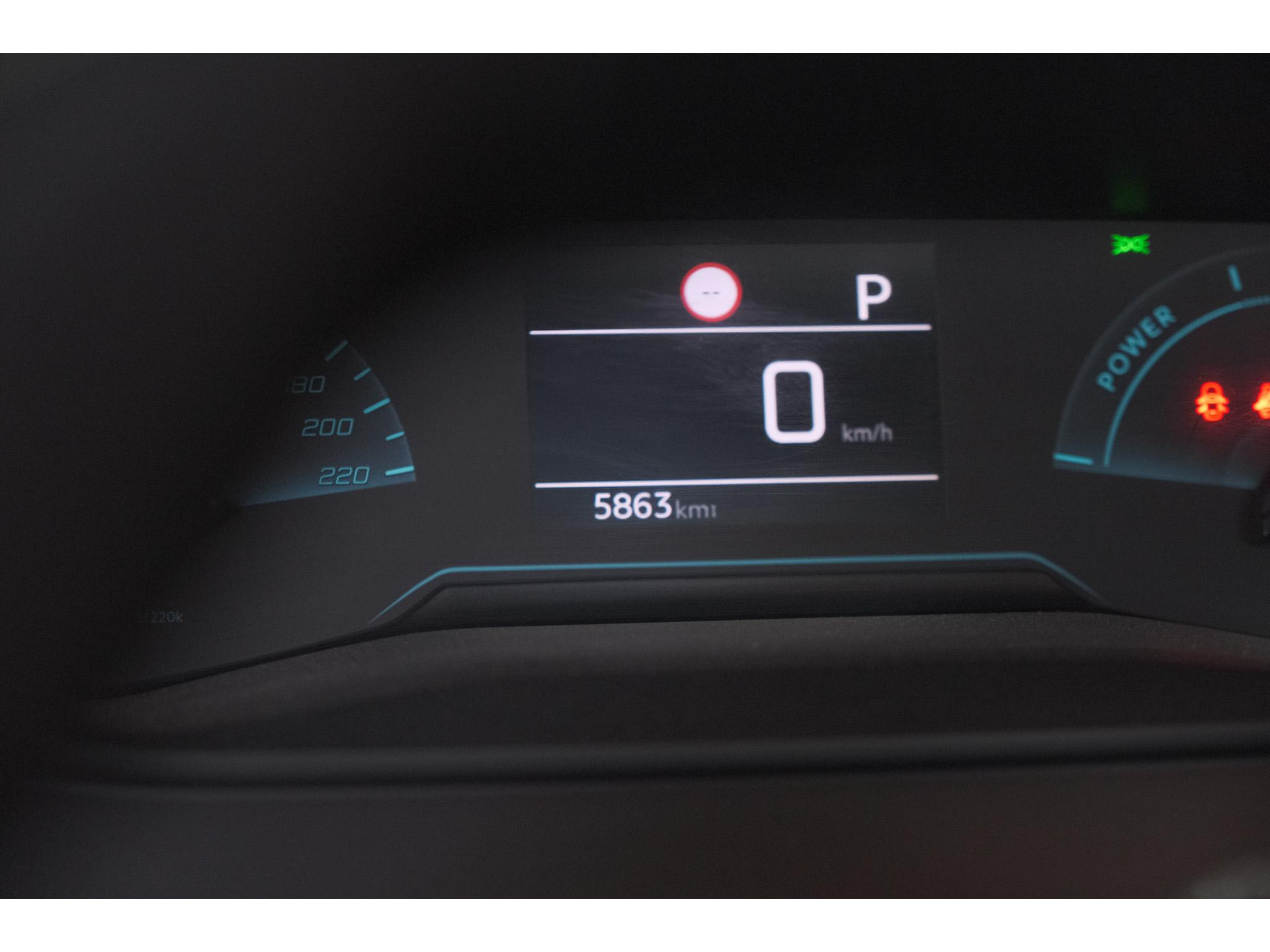 Peugeot 208 1.2 Hybrid 110 e-DCS6 Style | Parkeersensoren | Apple Carplay | Cruise Control | Airco