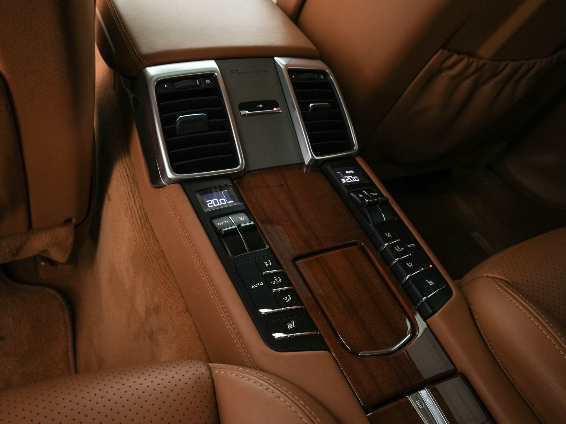 Porsche Panamera 4.8 Turbo AWD *PANO | ADAPTIVE-CRUISE | SPORT-CHRONO-PACK | FULL-LEATHER | XENON | AIR-SUSPENSION | MEMORY-PACK | BOSE-SOUND | SPORT-SEATS | KEYLESS | CAMERA | NAVI-FULLMAP | SHIFT-PADDLES |  20''ALU *