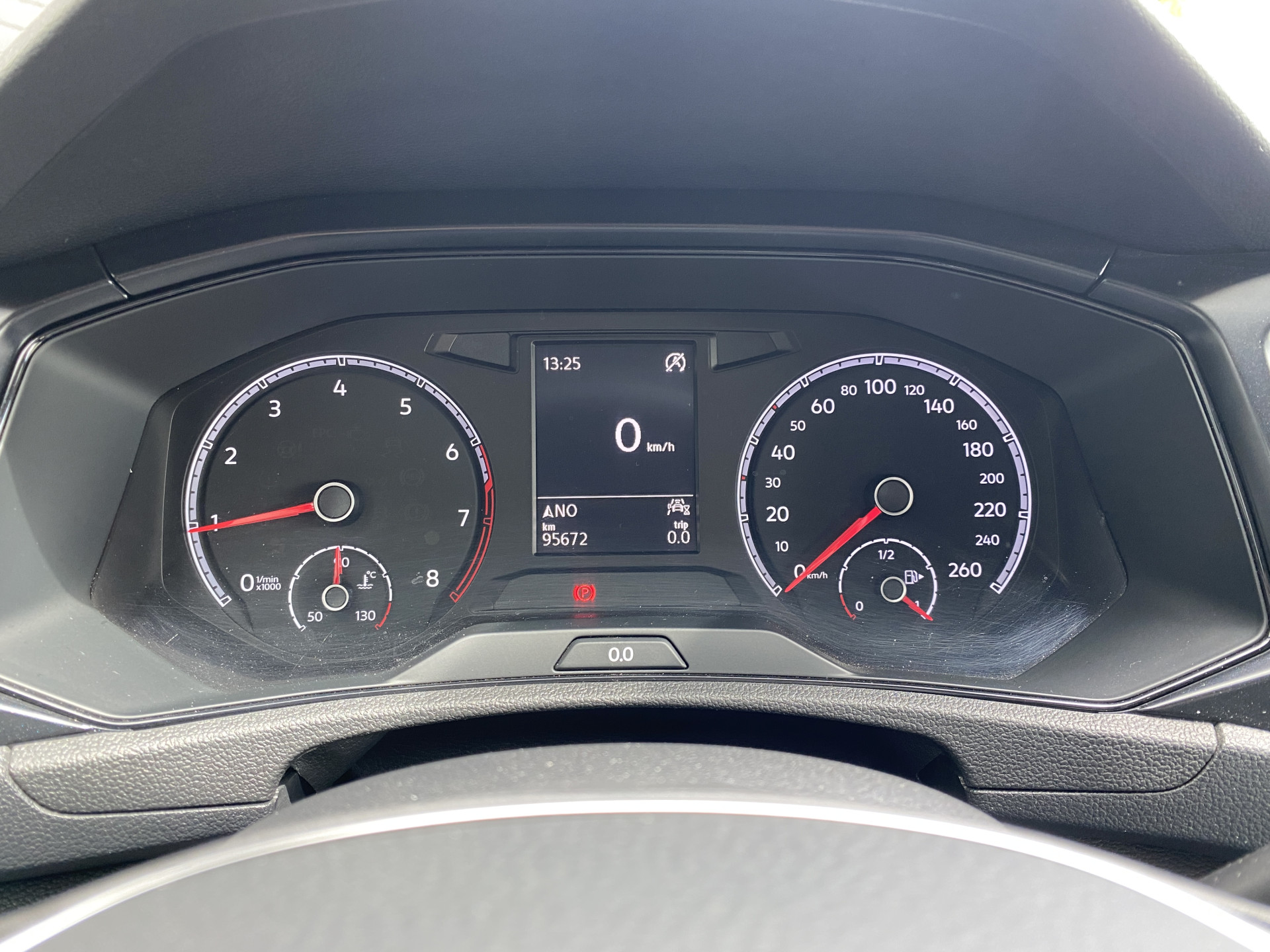 Volkswagen T-Roc 1.0 TSI Style 116 pk | adaptieve cruise control | navigatie | parkeersensoren | all season banden | climate control