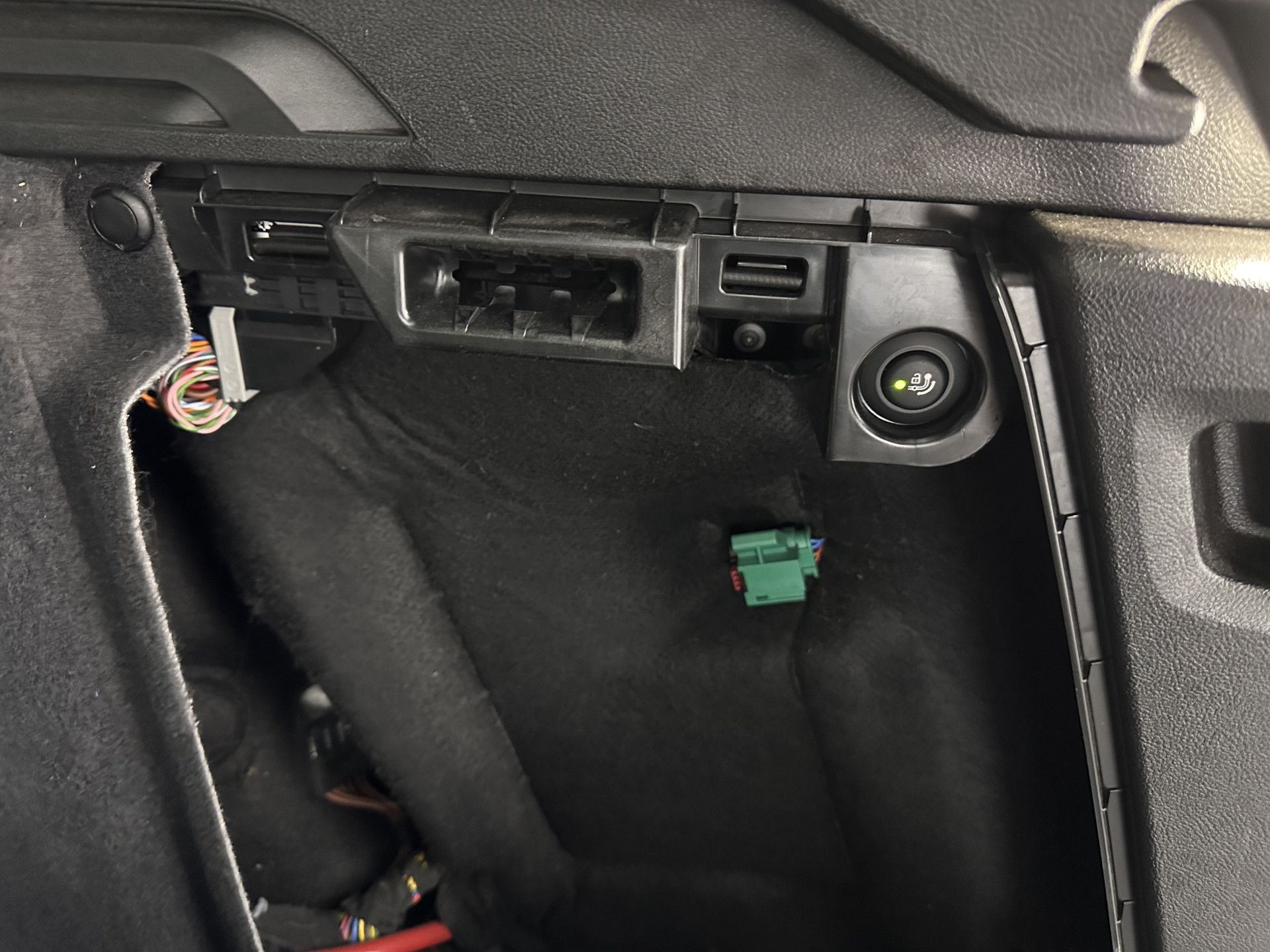 BMW iX3 High Executive 80 kWh [ 3-Fase ] (INCL-BTW) Aut. *PANO | LEATHER | HARMAN/KARDON | FULL-LED | BLINDSPOT | MEMORY-PACK | DIGI-COCKPIT | HEATED-SPORTSEATS | KEYLESS | TOPVIEW | DAB+ | NAVI-FULLMAP | HEAD-UP | PRIVACY-GLASS | 2