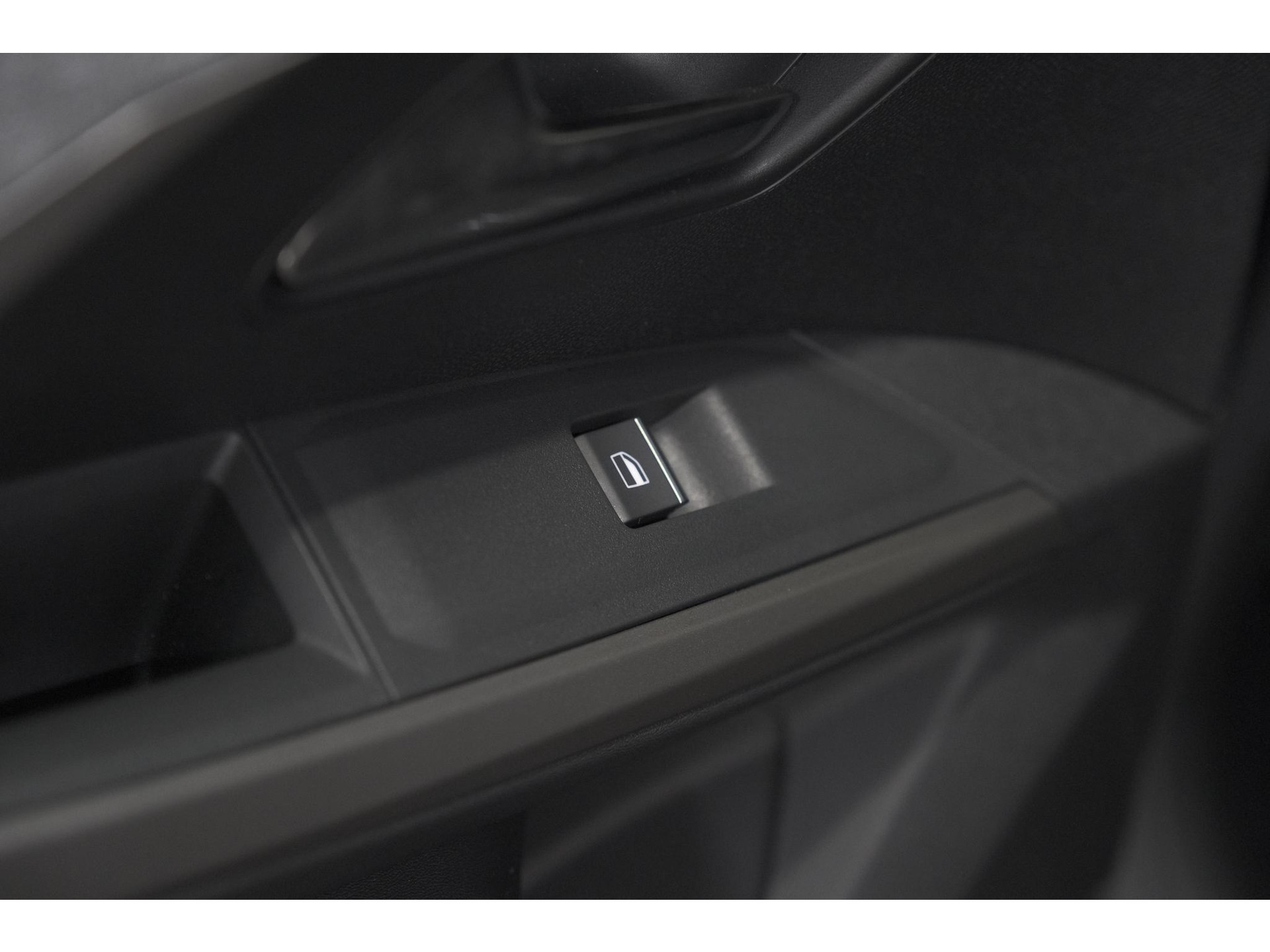 Peugeot 3008 1.2 Hybrid 145 GT | 360 Vision Pack | Adaptieve Cruise Control | Stoelen Pakket Inclusief Verwarmde Achterbank
