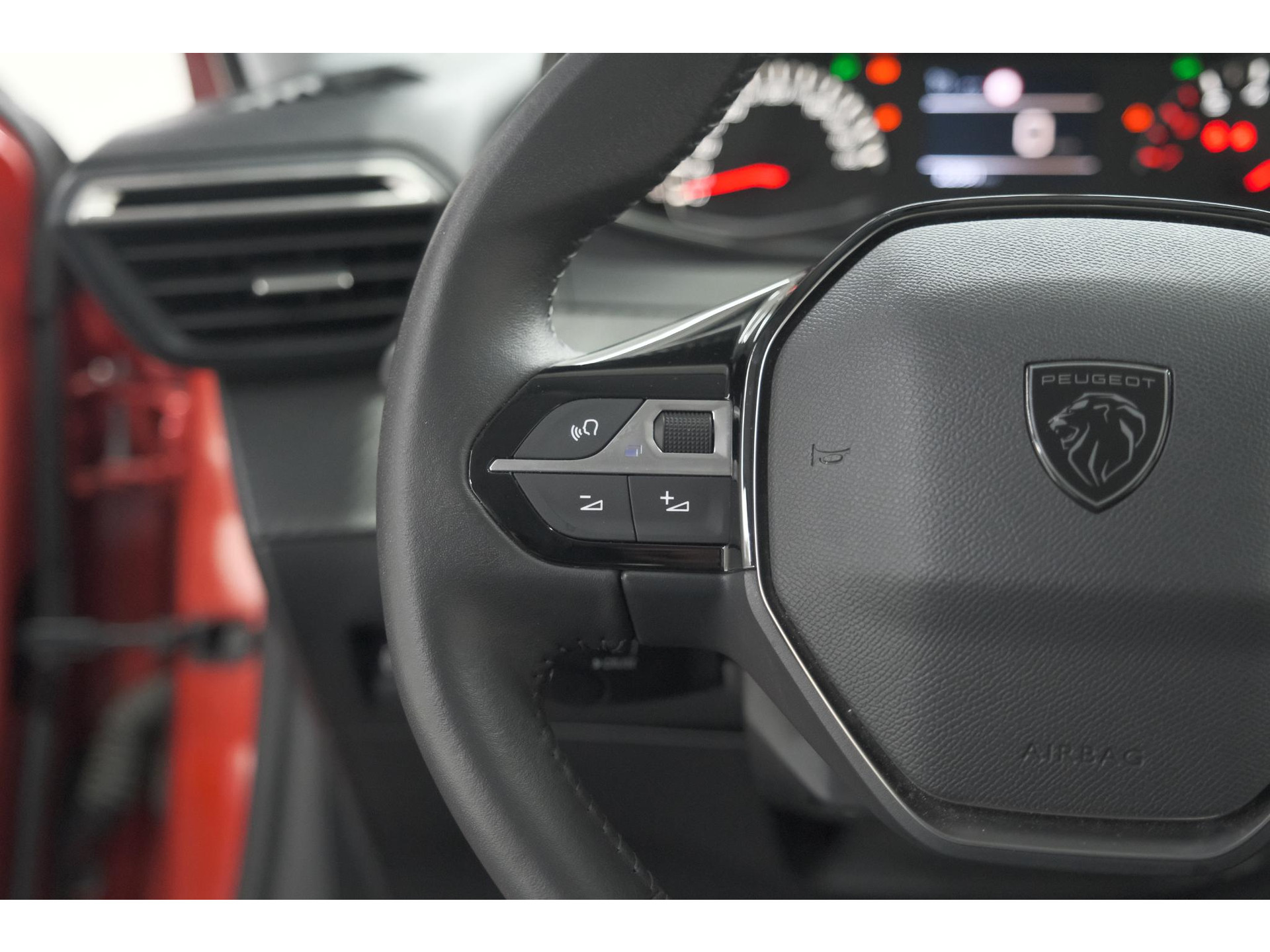 Peugeot 208 PureTech 100 Style | Navigatie | Cruise Control | Apple Carplay