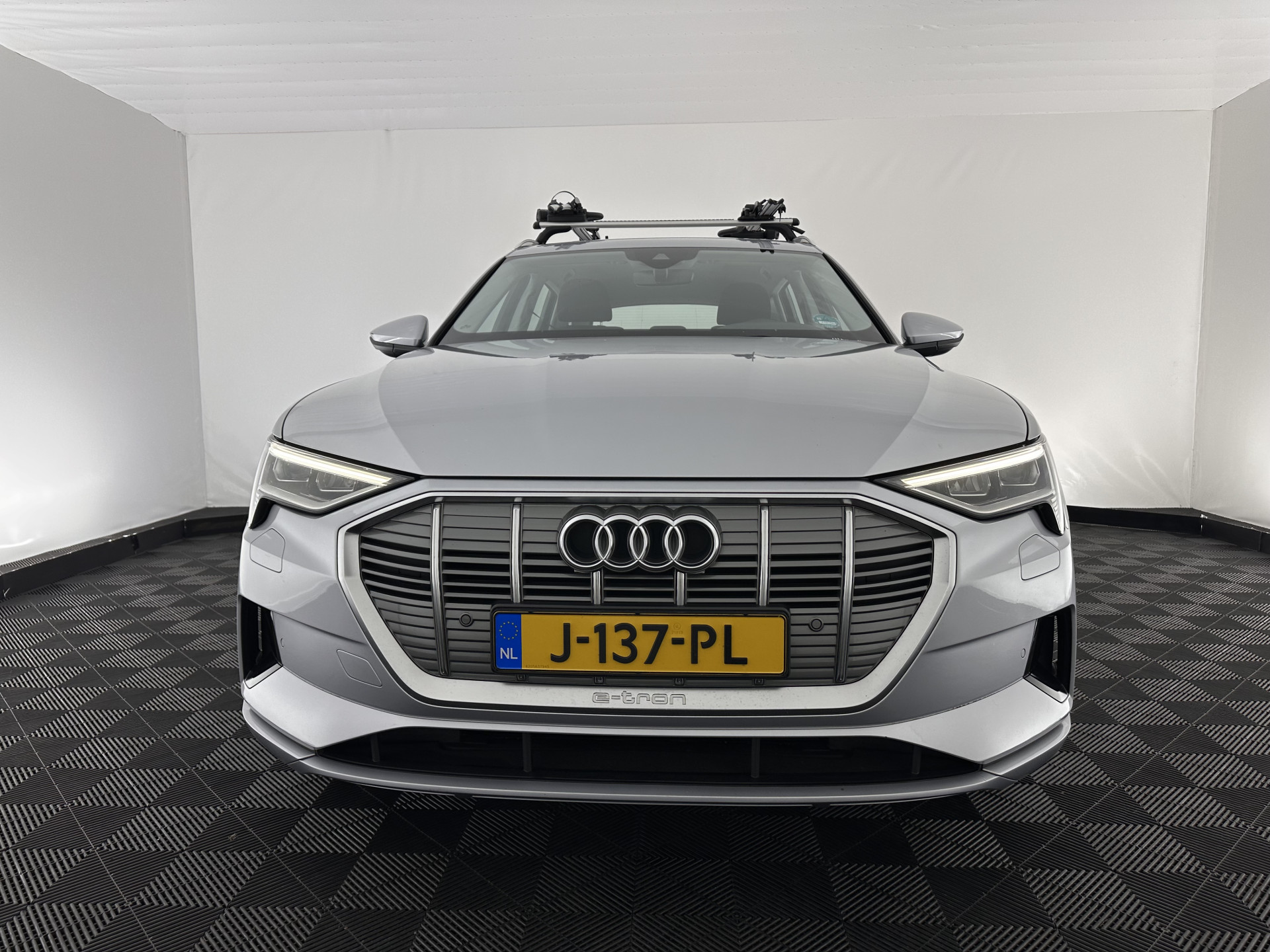 Audi e-tron 50 quattro Business edition 71 kWh [ 3-Fase-11kW ] {SOH-99%} (INCL-BTW) Aut. *HEATPUMP | FULL-LED | DIGI-COCKPIT | NAVI-FULLMAP | MEMORY-PACK |  COMFORTSEATS | KEYLESS | AUDI-SOUND | SHIFTPADDLES | DAB+ | ECC | DRIVE-SELECT | PDC | CRUISE | TO