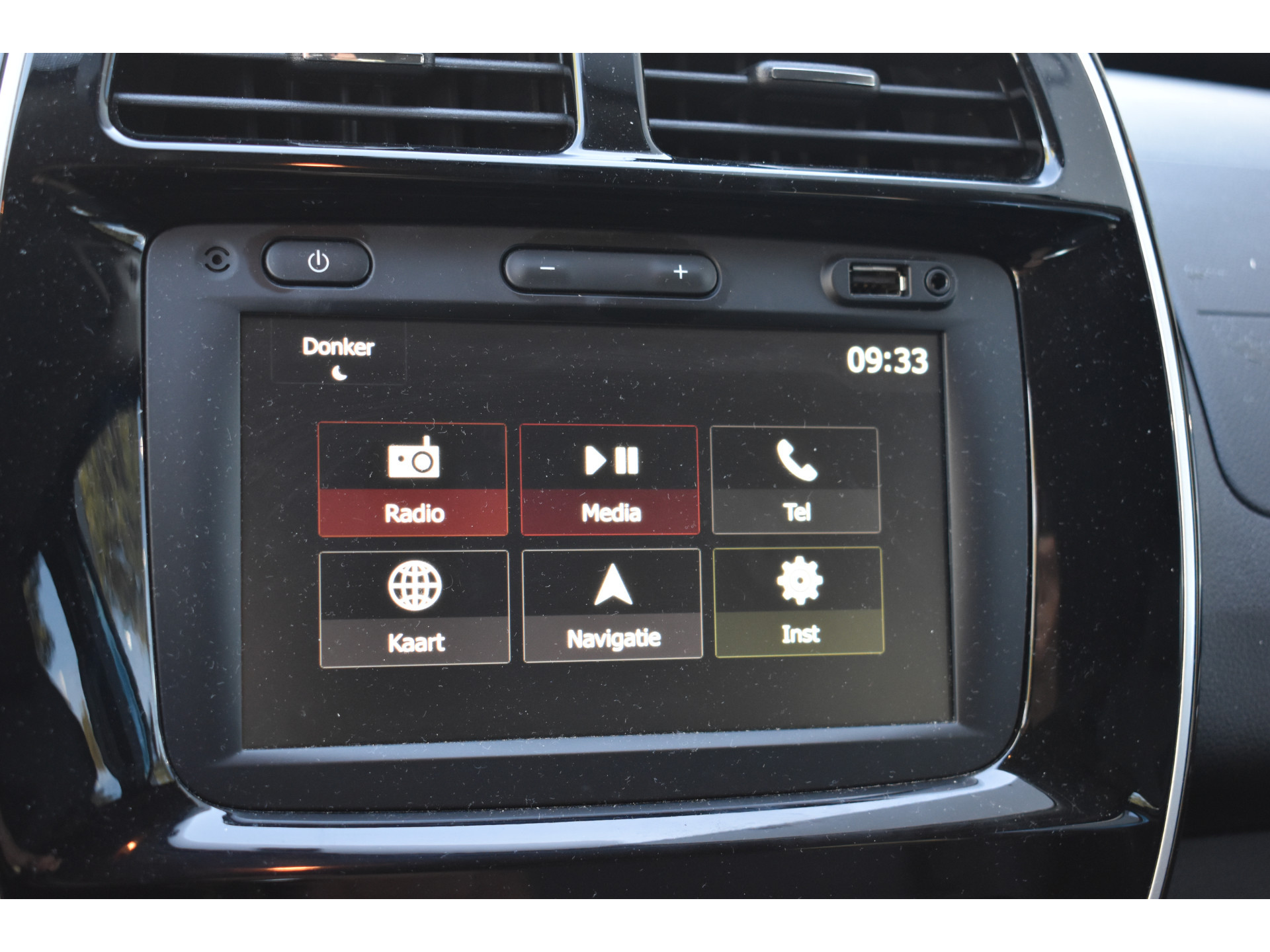 Dacia Spring Essential 27 kWh vol electric navigatie pdc Leer