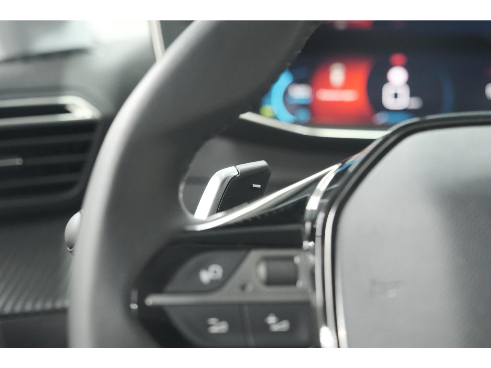 Peugeot 208 PureTech 100 EAT8 Allure Pack | Camera | Apple Carplay | Parkeersensoren | Stoelverwarming