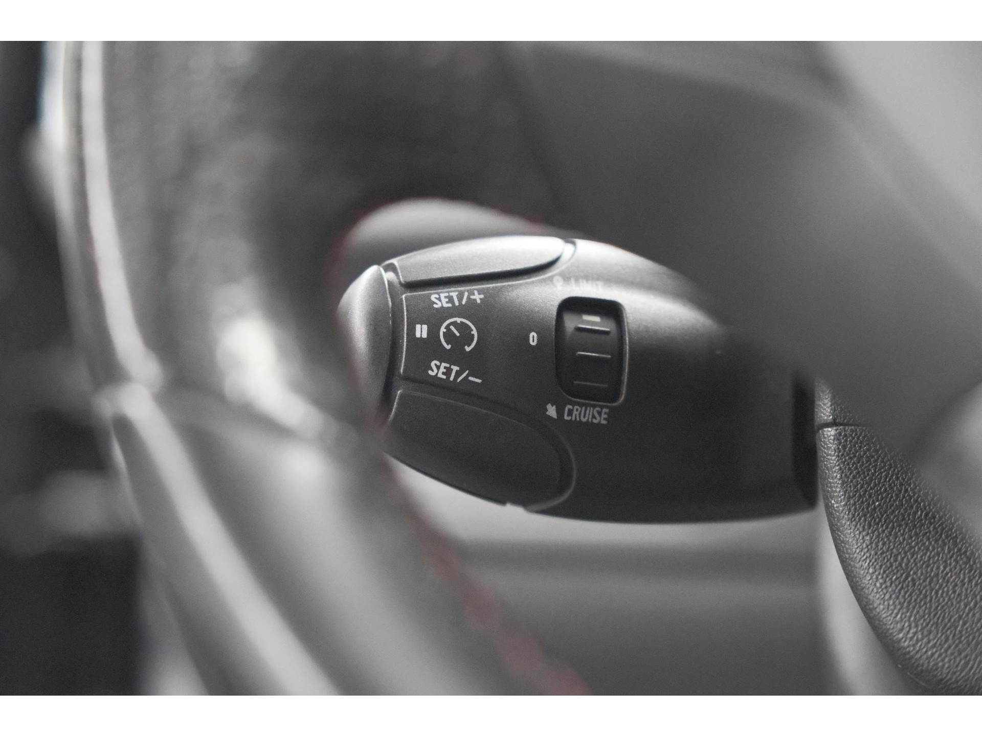 Peugeot 2008 PureTech 110 EAT6 GT | Trekhaak | Camera | Panoramadak | Apple Carplay