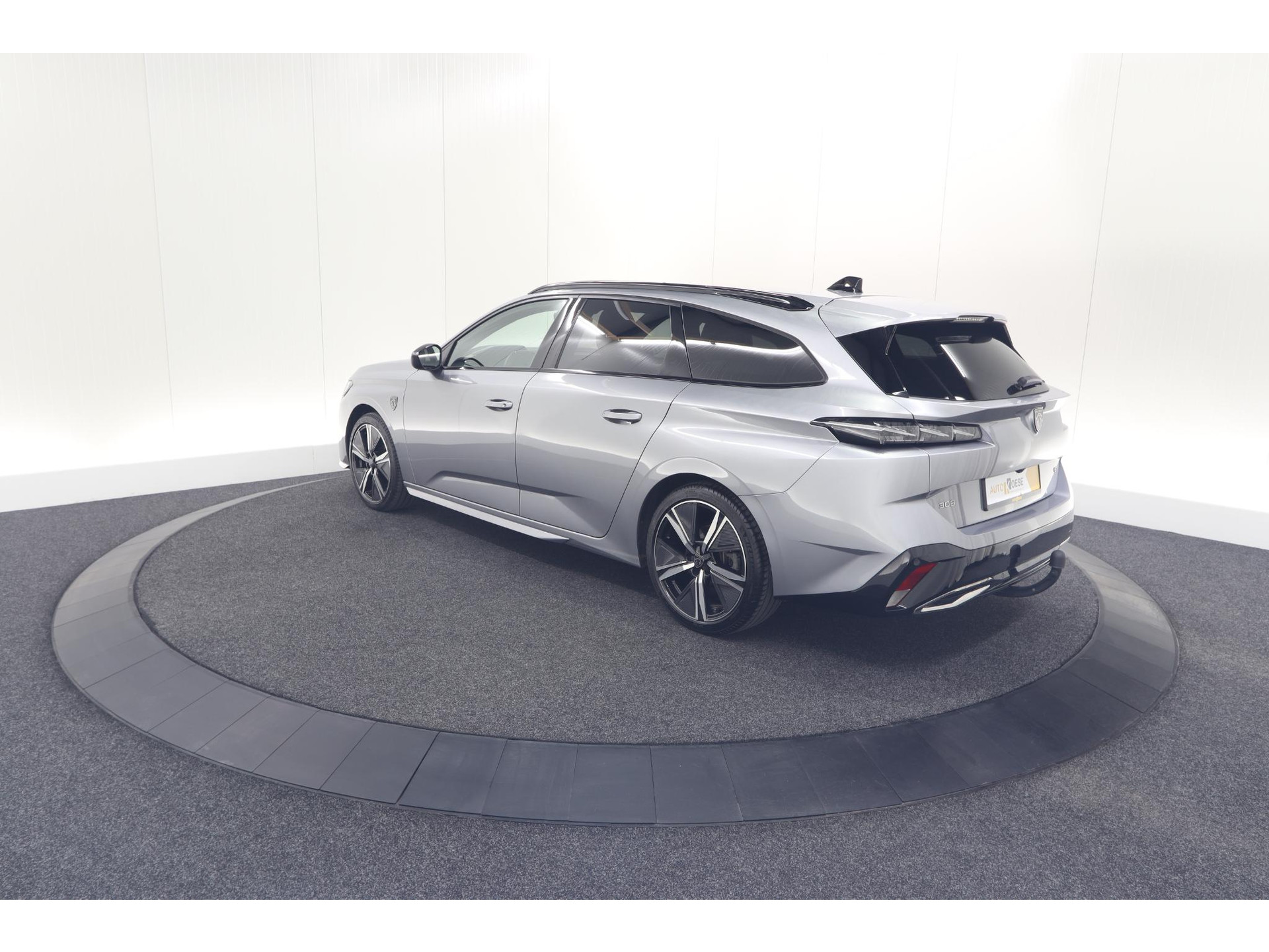 Peugeot 308 SW PureTech 130 EAT8 GT | Trekhaak | Stoelverwarming | Camera | Adaptieve Cruise Control