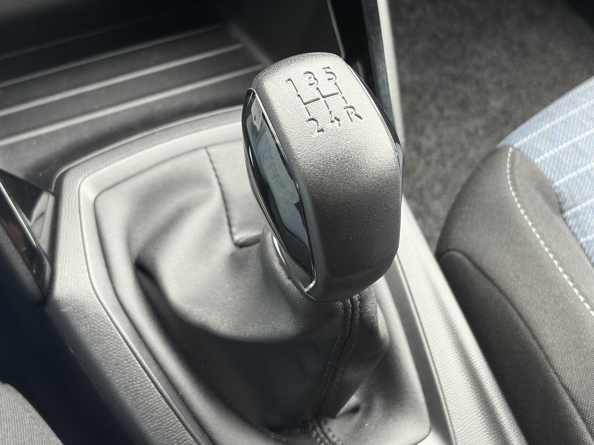 Peugeot 208 1.2 PureTech Like ✓Carplay✓Navi✓2e Eigenaar✓Dealer Onderhouden✓Airco✓Cruise✓Weinig Km✓N.A.P✓Apk tot 09-2027