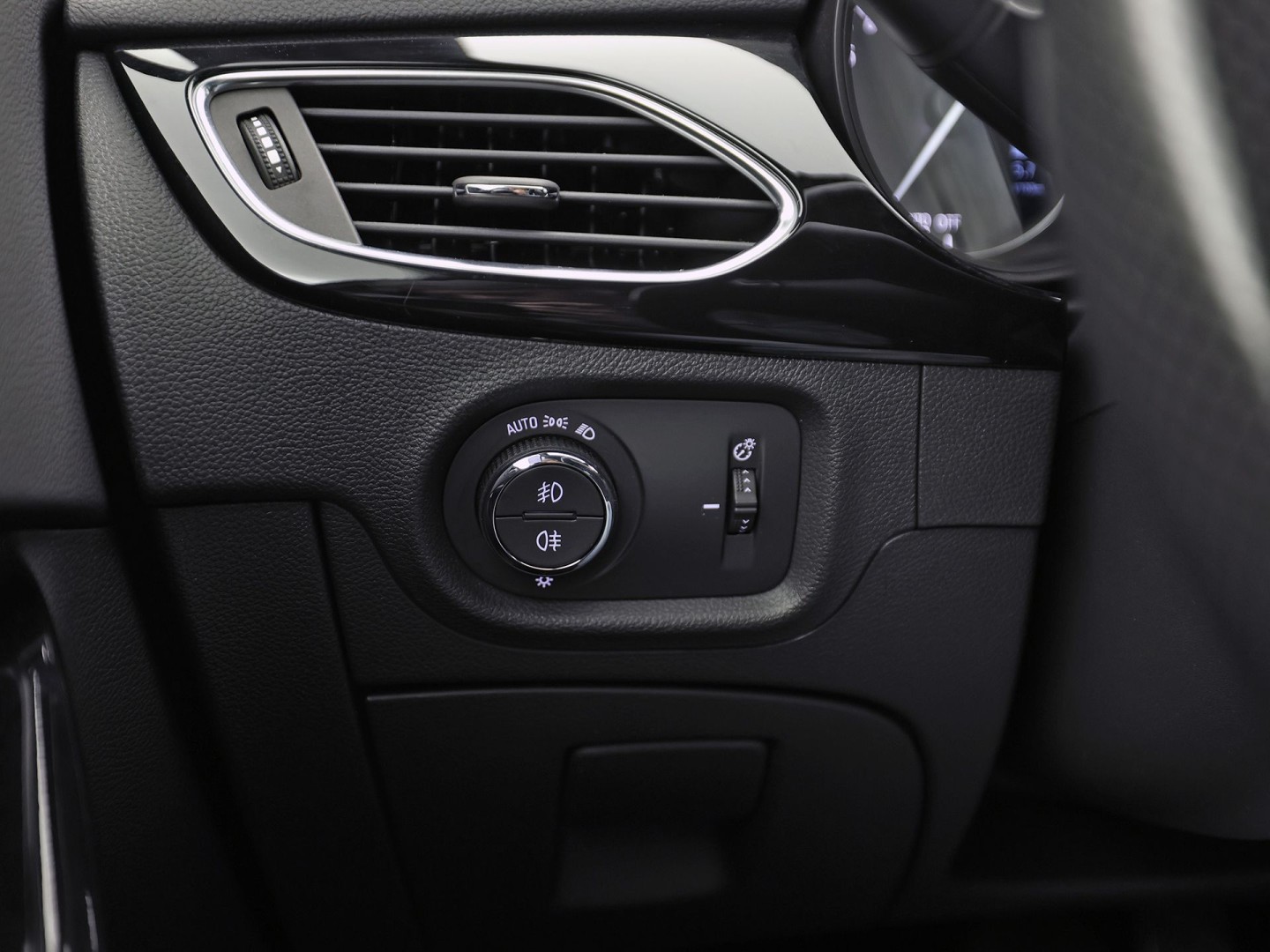 Opel Astra Sports Tourer 1.4 Ultimate 145Pk Automaat (VIRTUAL COCKPIT, APPLE CARPLAY, GROOT NAVI, LEDER/ALCANTARA, CAMERA, SPORTSTOELEN, GETINT GLAS, ZWART HEMEL, ADAPTIVE CRUISE, NIEUWSTAAT)