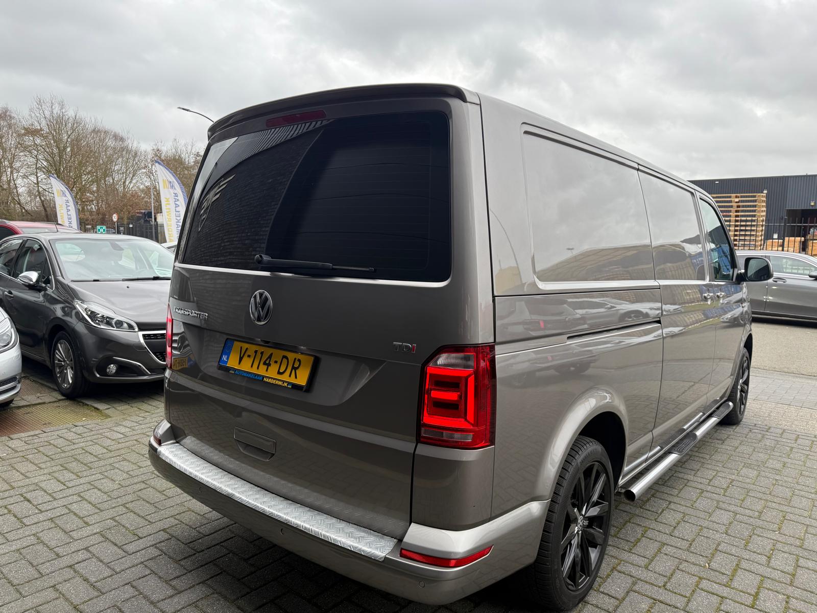 Volkswagen Transporter 2.0 TDI L2H1 DC Highline | 2E EIGENAAR | NW DISTR RIEM | NAVI | CAMERA | CRUISE |AIRCO |