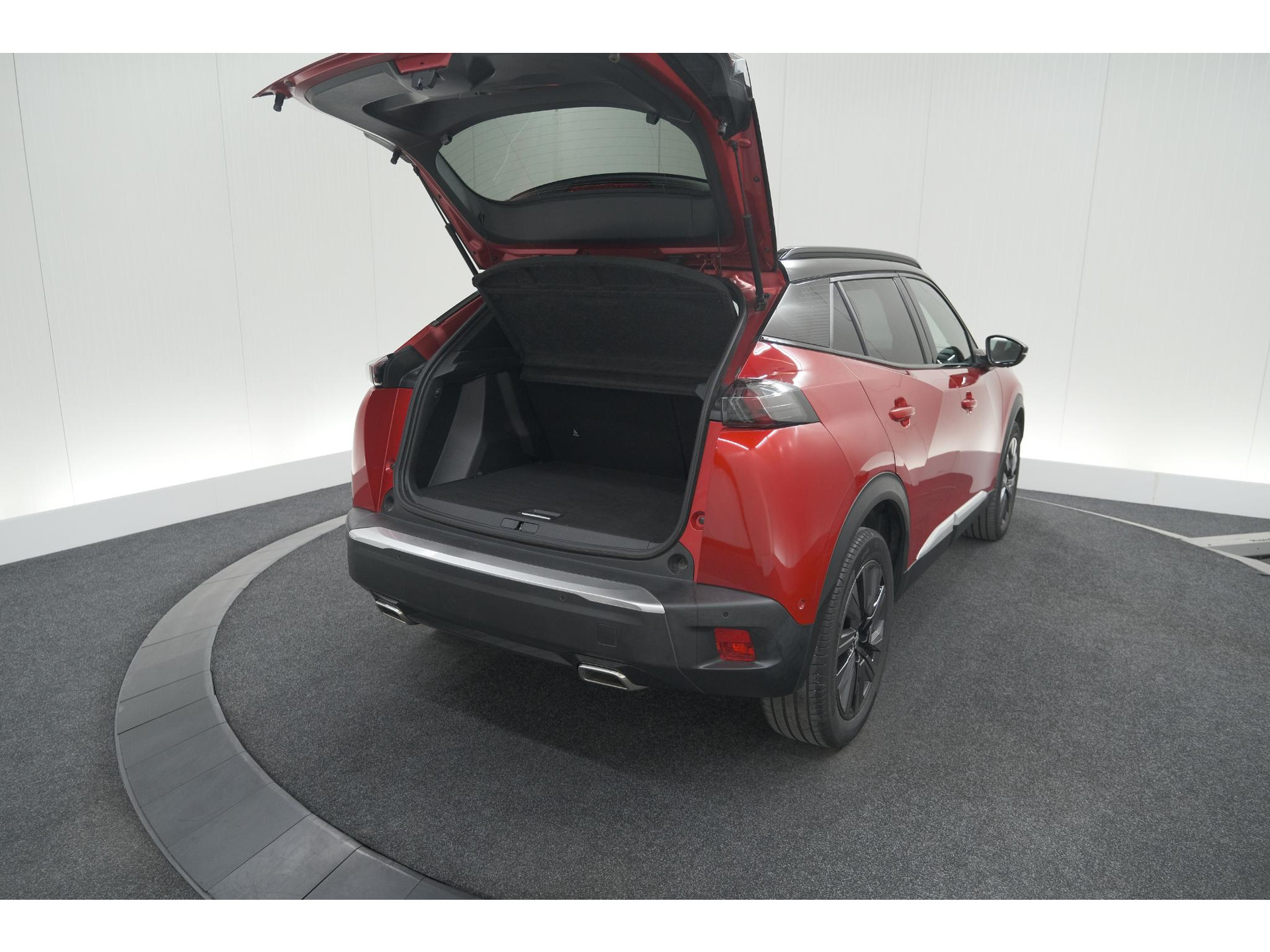 Peugeot 2008 PureTech 130 GT Pack | Panoramadak | Camera | Adaptieve Cruise Control | Stoelverwarming