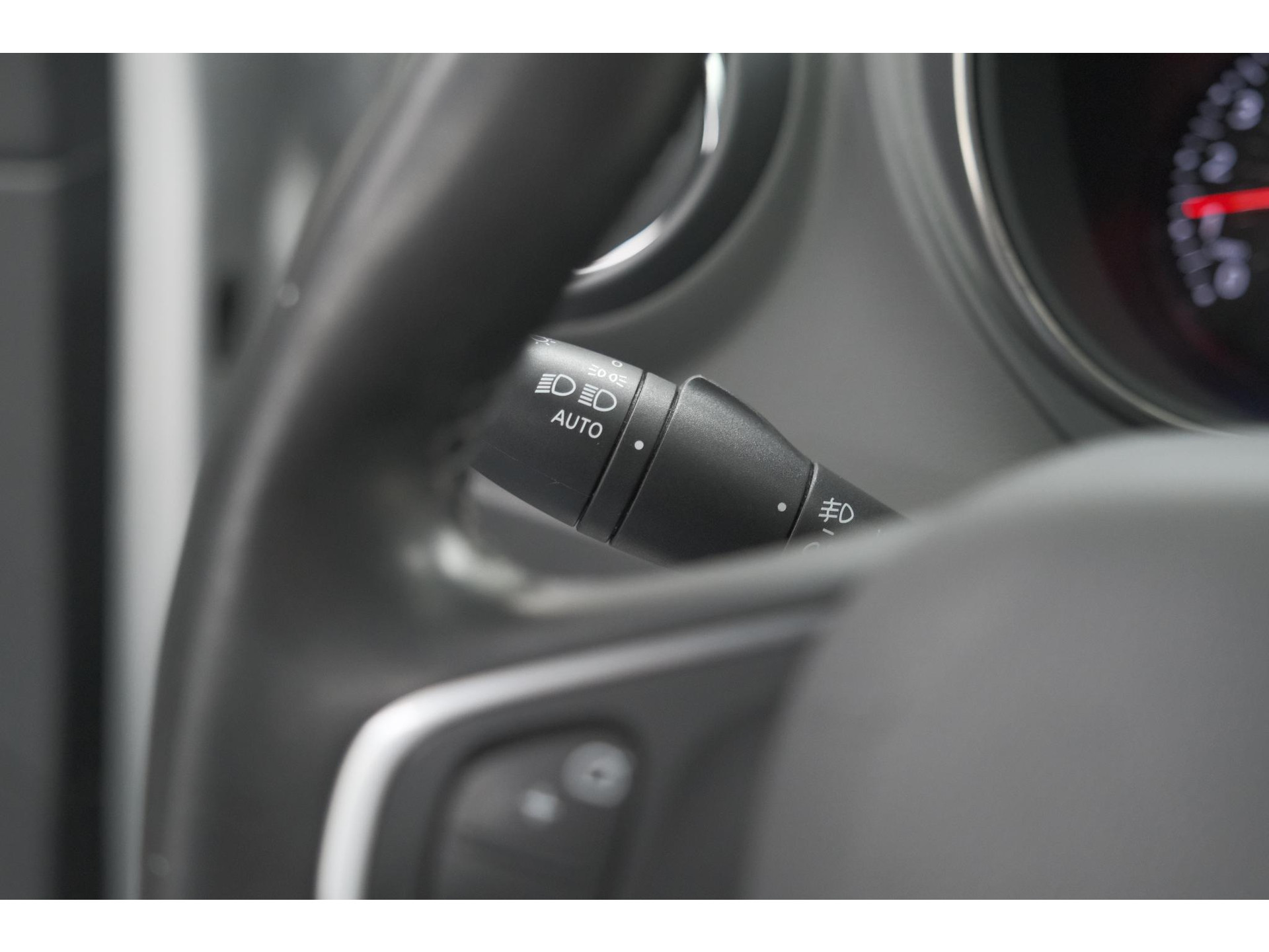 Renault Captur TCe 90 Intens | Trekhaak | AllSeason banden | Navigatie | Parkeersensoren