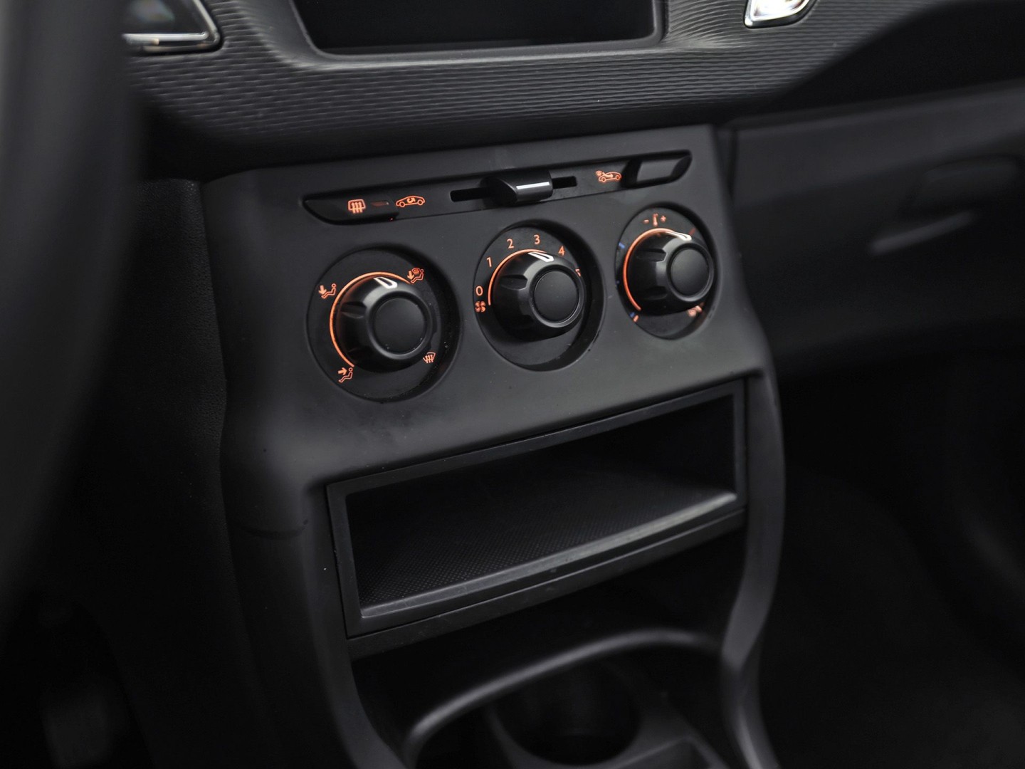 Citroën C3 1.1 Chauve Sport (LM VELGEN, ELEK RAMEN, SPORTSTOELEN, NIEUWE APK, NIEUWSTAAT)