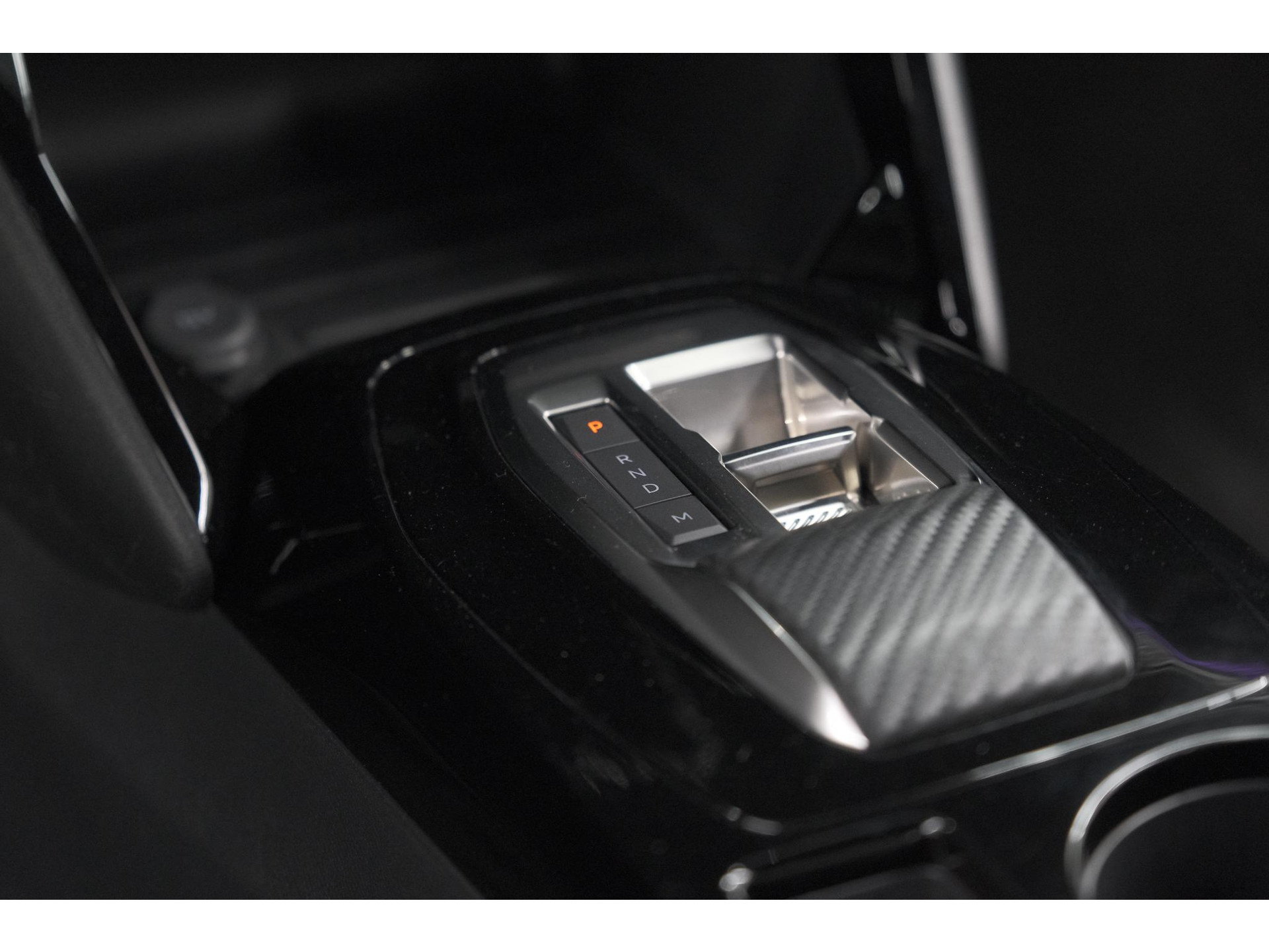 Peugeot 2008 Hybrid 145 e-DCS6 GT | Camera | Apple Carplay | Parkeersensoren