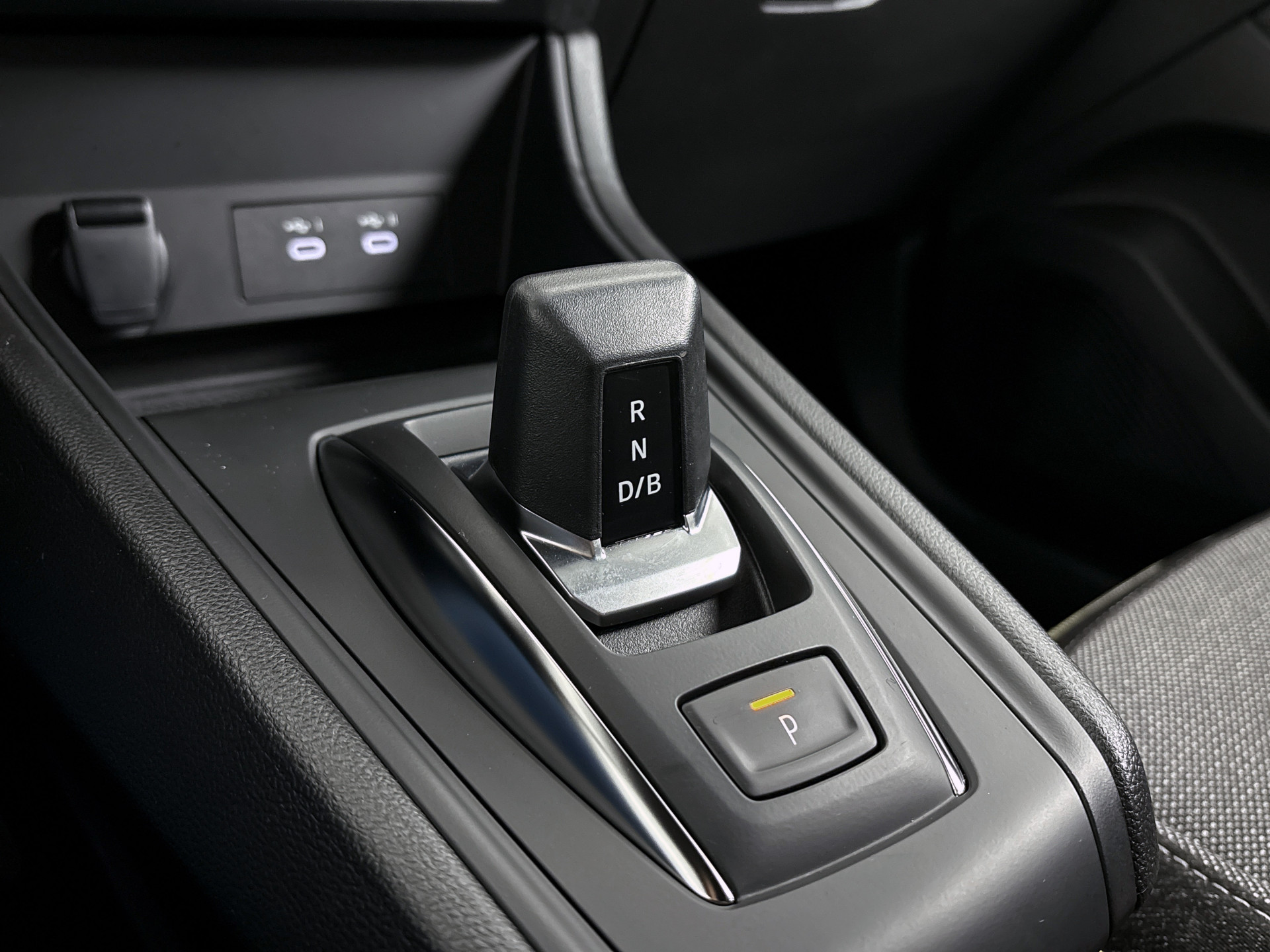 Renault Captur 1.8 E-Tech full hybrid 160 techno | CAMERA | NAVI