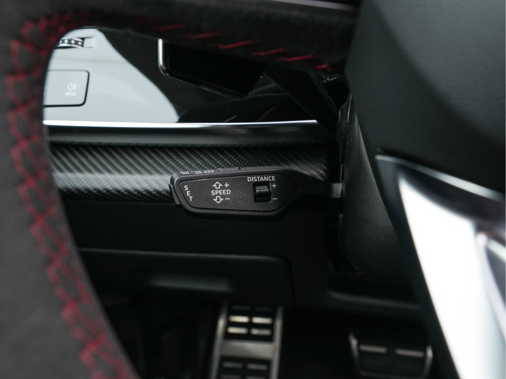 Audi RS Q8 4.0 TFSI Quattro * PANO | MILLTEK-EXHAUST | CERAMIC-BRAKES | CARBON-PACK | LEATHER | MEMORY-PACK | 4-WHEEL-STEERING | AIRSUSPENSION | BANG&OLUFSEN | ADAPTIVE-CRUISE | BLINDSPOT | TOPVIEW | SOFTCLOSE |  ....