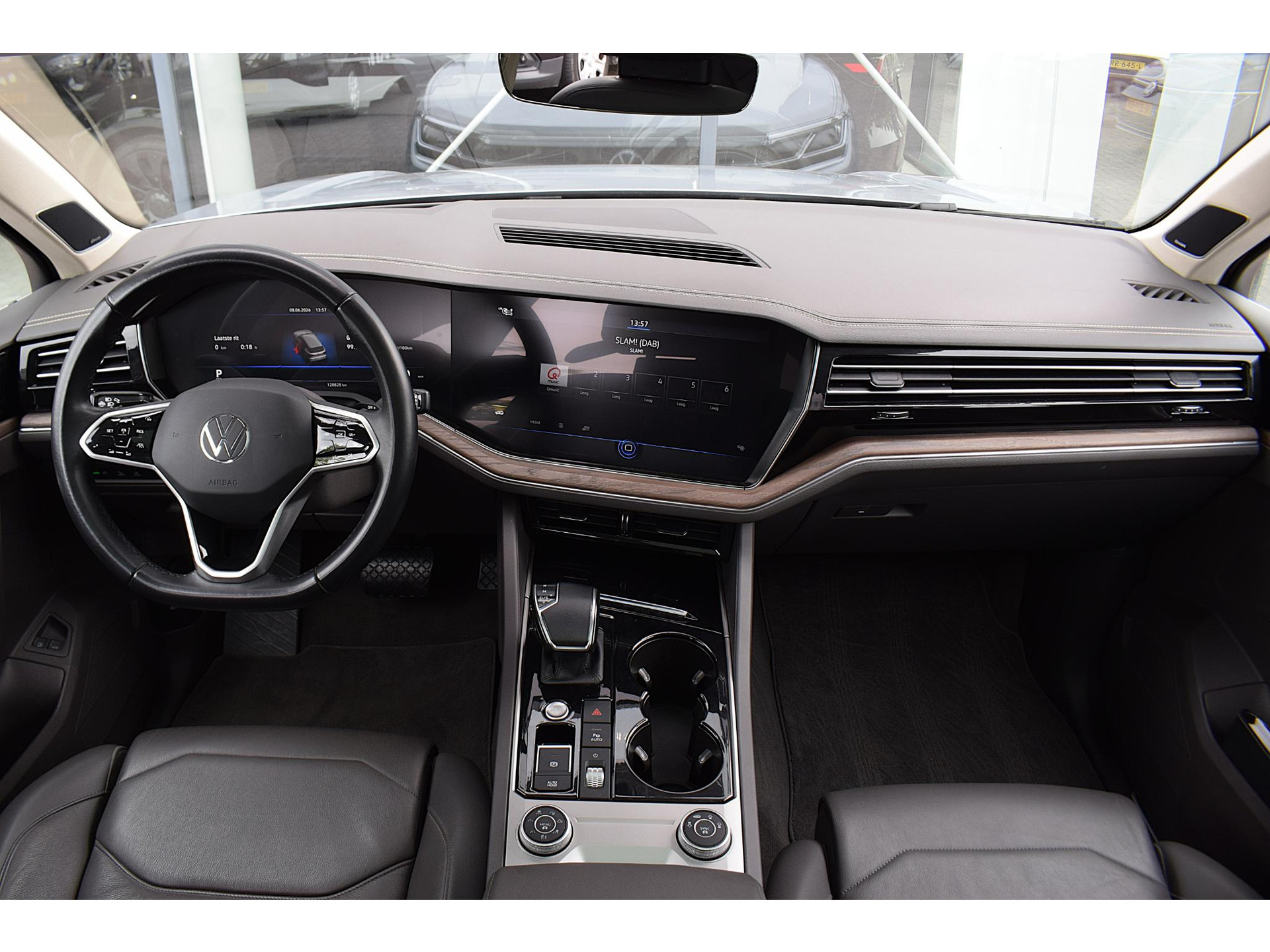 Volkswagen Touareg 3.0 TSi eHybrid 4MOTION | Trekhaak | Luchtvering | Pano | Leer | Memory | SOH 97,6%
