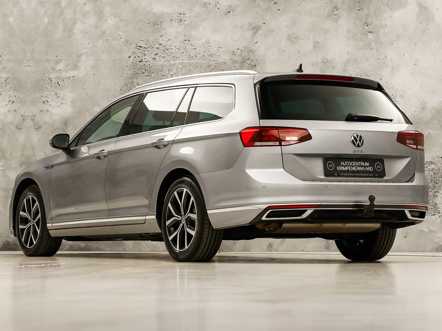 Volkswagen Passat Variant 1.4 TSI PHEV GTE 218Pk Automaat (APPLE CARPLAY, SOH 88,9%, GROOT NAVI, CAMERA, TREKHAAK, KEYLESS, SPORTSTOELEN, STOELVERWARMING, GETINT GLAS, NIEUWSTAAT)