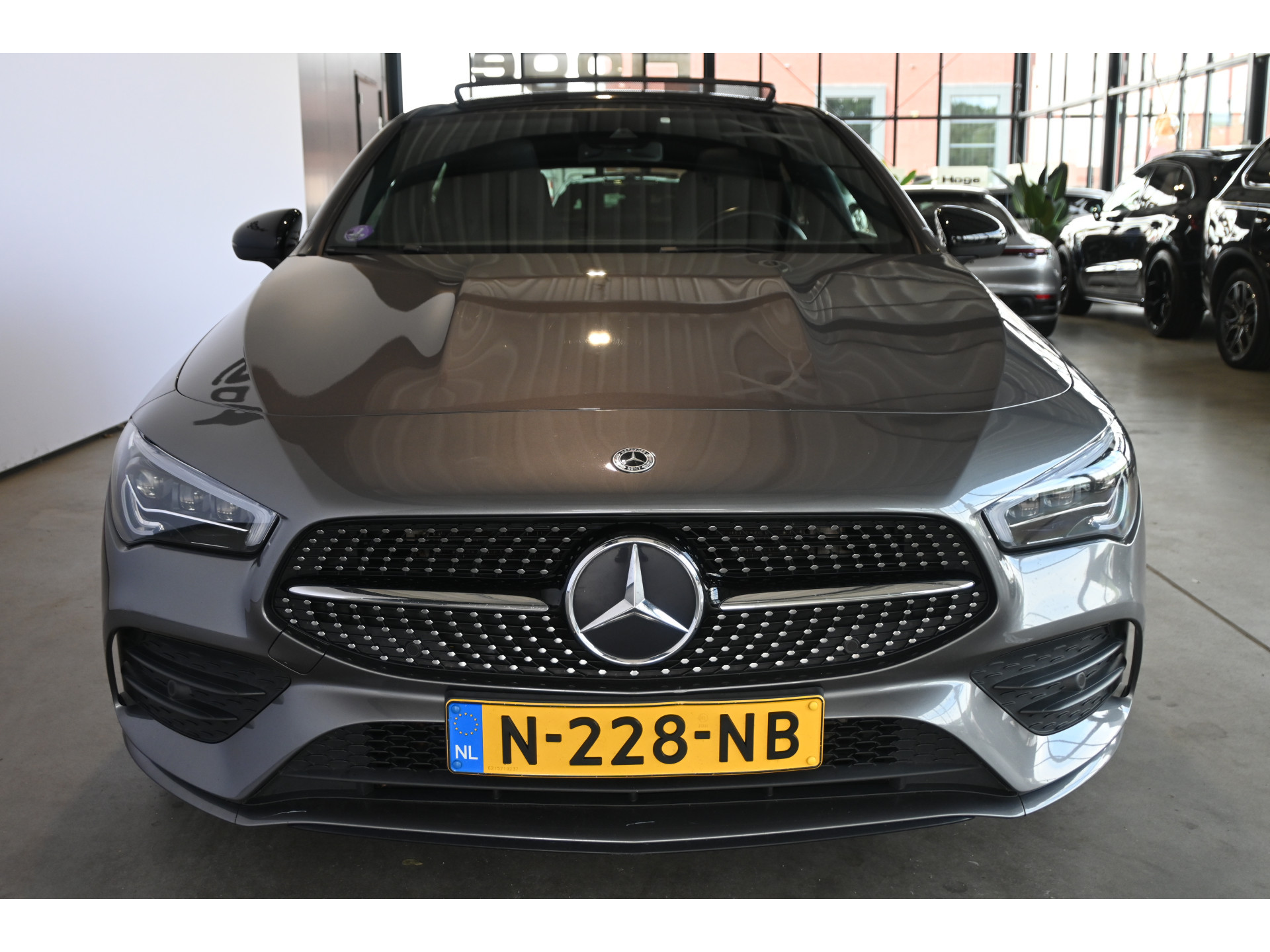 Mercedes-Benz CLA-klasse Shooting Brake 180 Automaat Business Solution AMG Clima Panoramadak Widescreen Sfeer LED Rijklaarprijs! Inruil Mogelijk!