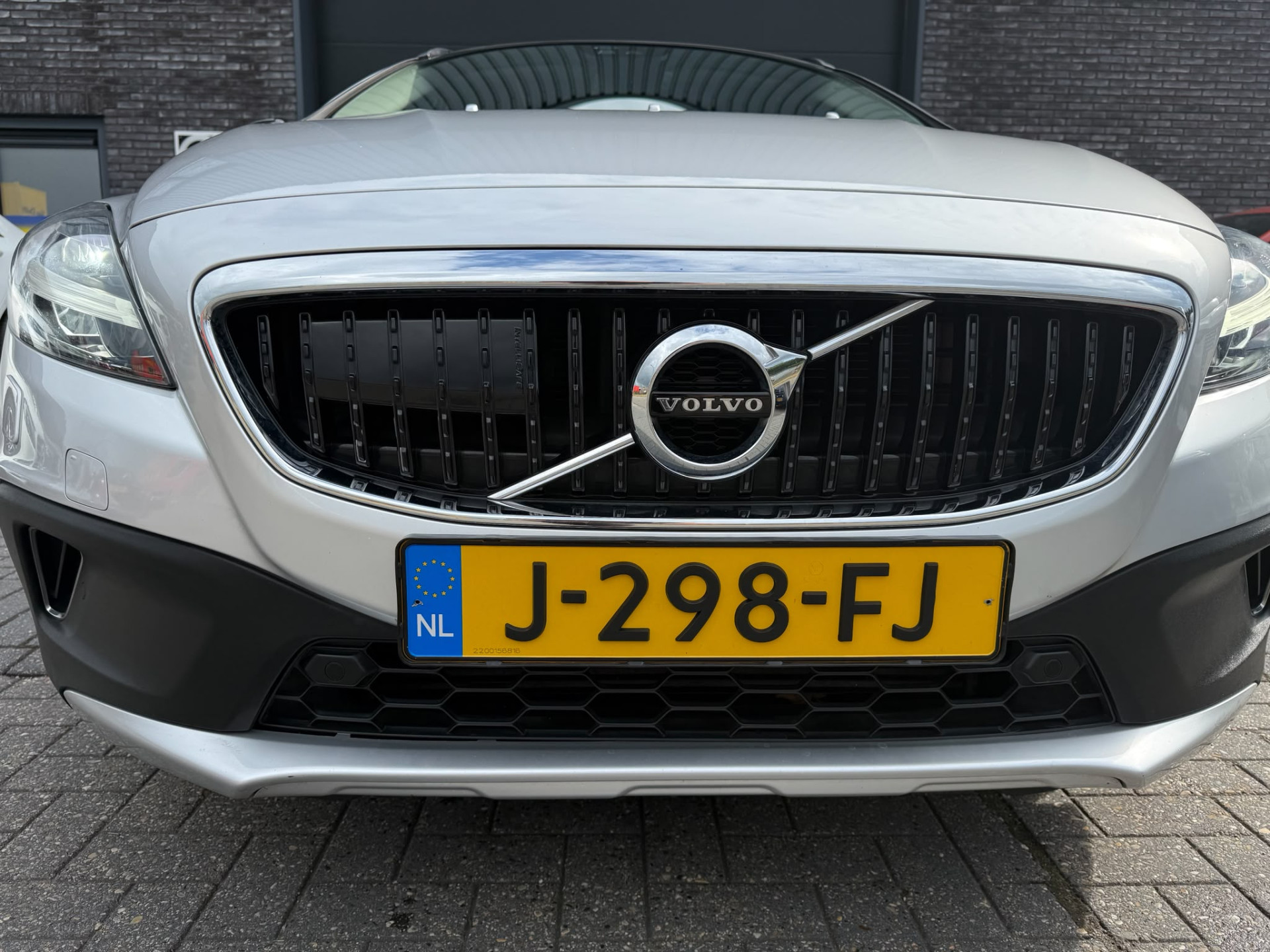 Volvo V40 Cross Country 1.5 T3 Summum | 2E EIGENAAR | 3/6 of 12 MND GARANTIE | PANO DAK | CAMERA | NAVI | MEMORY |