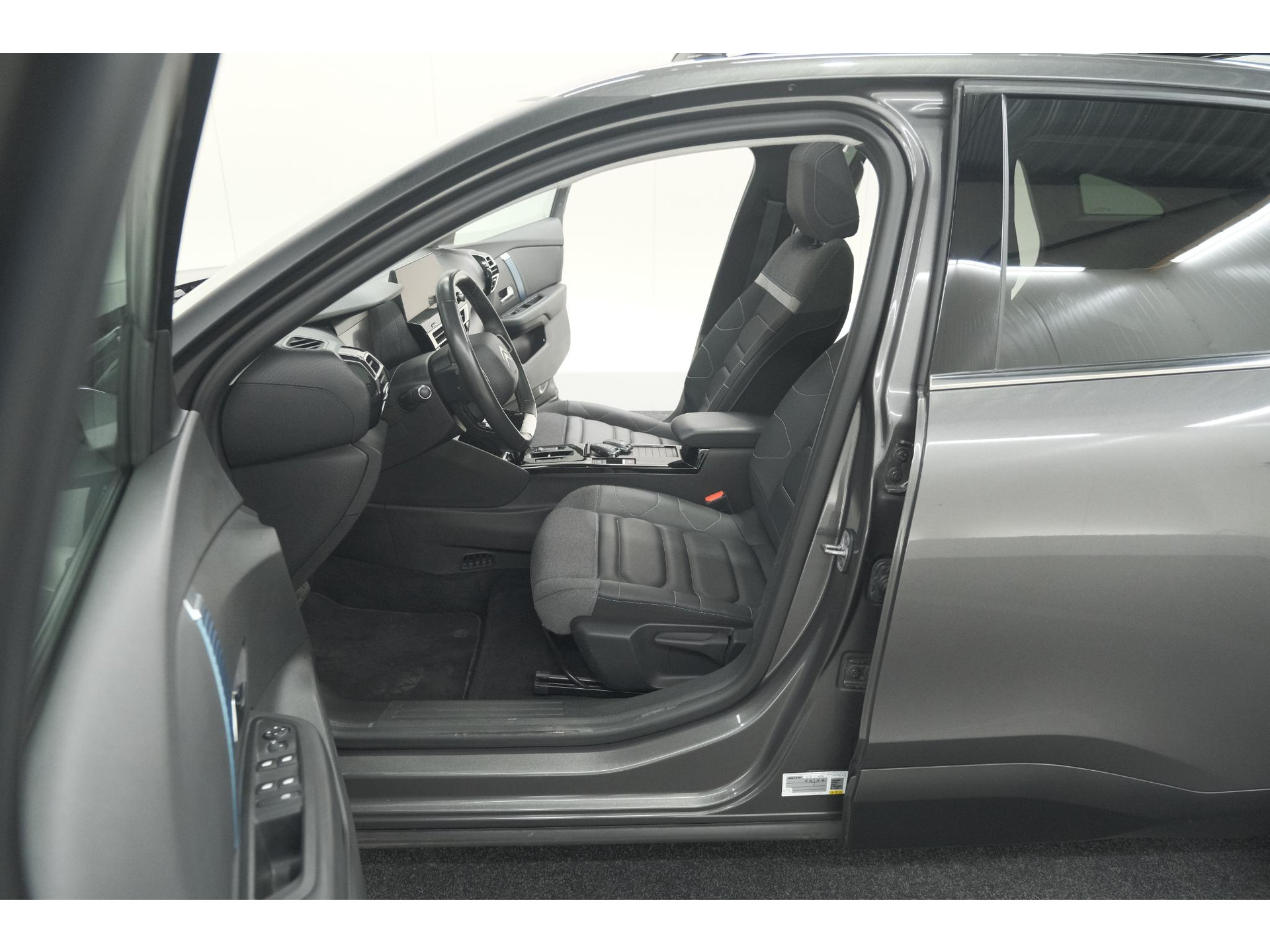 Citroen Ë-C4 Shine 50 kWh | Elektrisch Panoramadak | Camera | Adaptieve Cruise Control