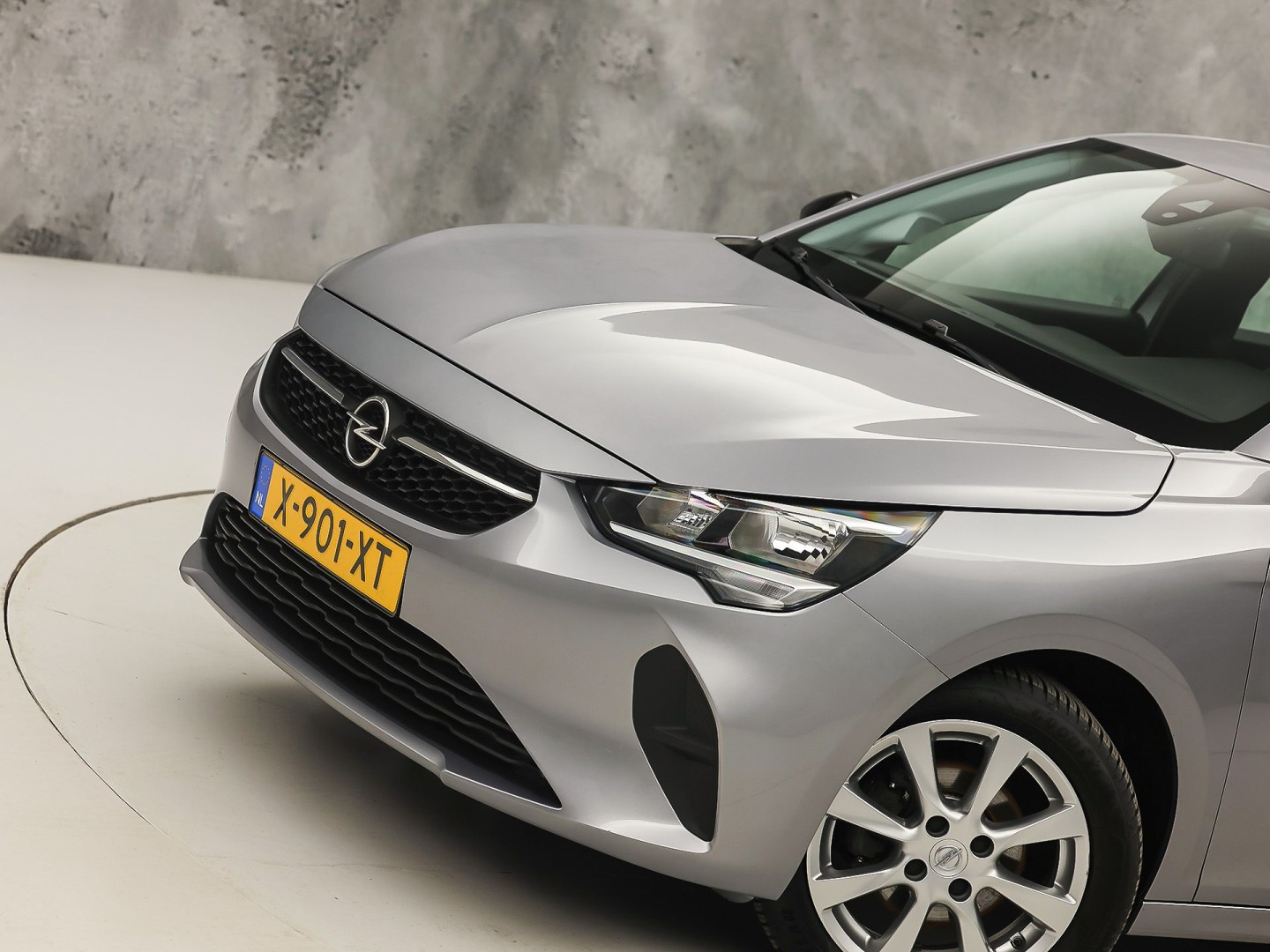 Opel Corsa 1.2 Sport (APPLE CARPLAY, GROOT NAVI, 360 CAMERA, SPORTSTOELEN, LM VELGEN, CRUISE, NIEUWSTAAT)