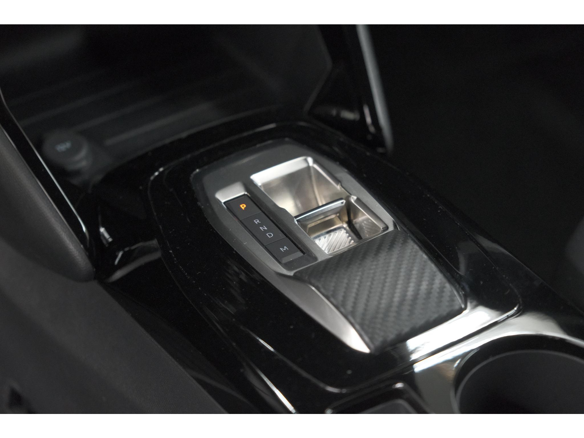 Peugeot 2008 1.2 Hybrid 145 Allure | 360 Camera | Adaptieve Cruise Control | Navigatie | Dodehoekdetectie
