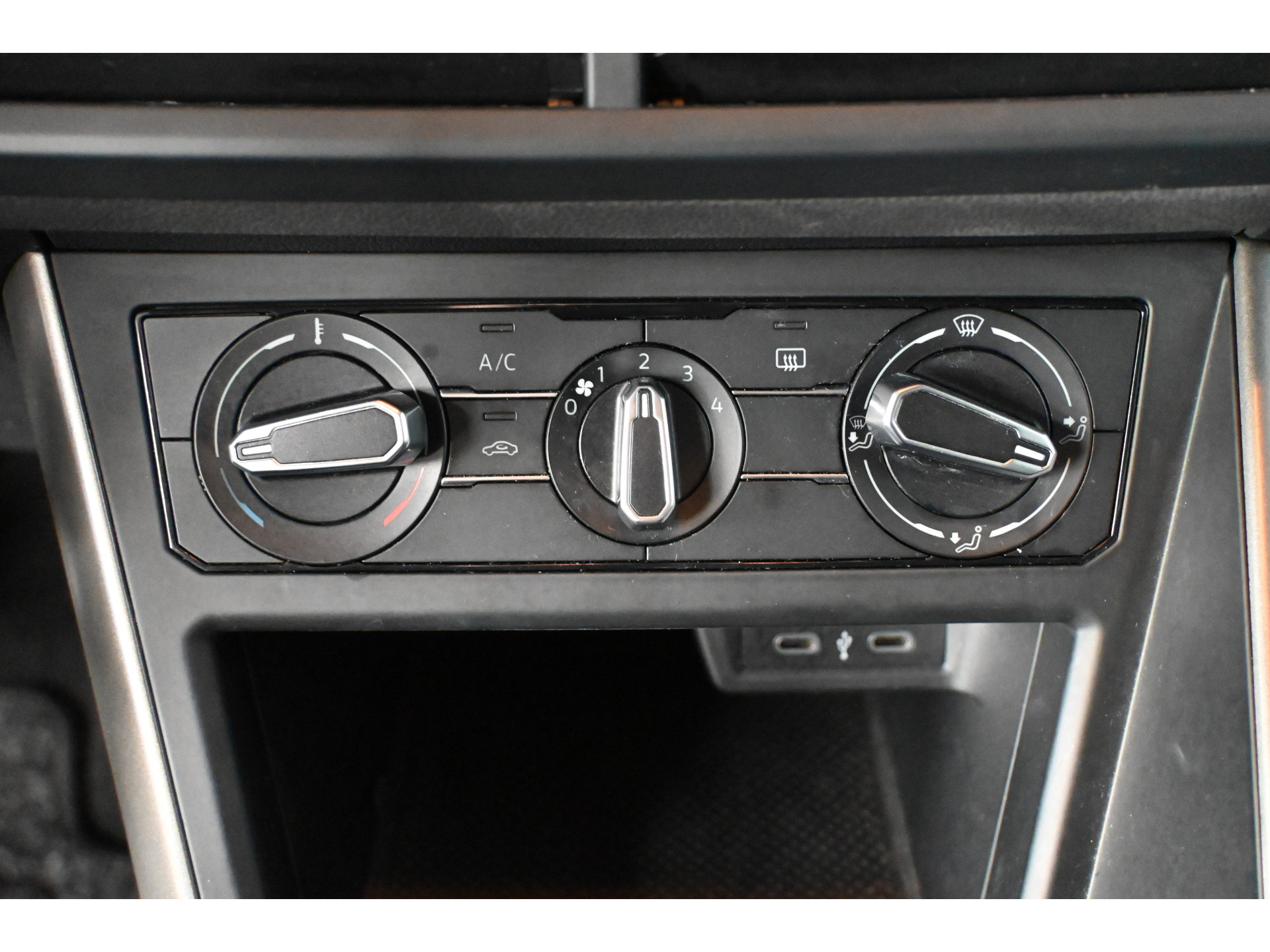 Volkswagen Polo 1.0 TSI R-Line Edition Airco Carplay Cruise Control Rijklaarprijs! Inruil Mogelijk!