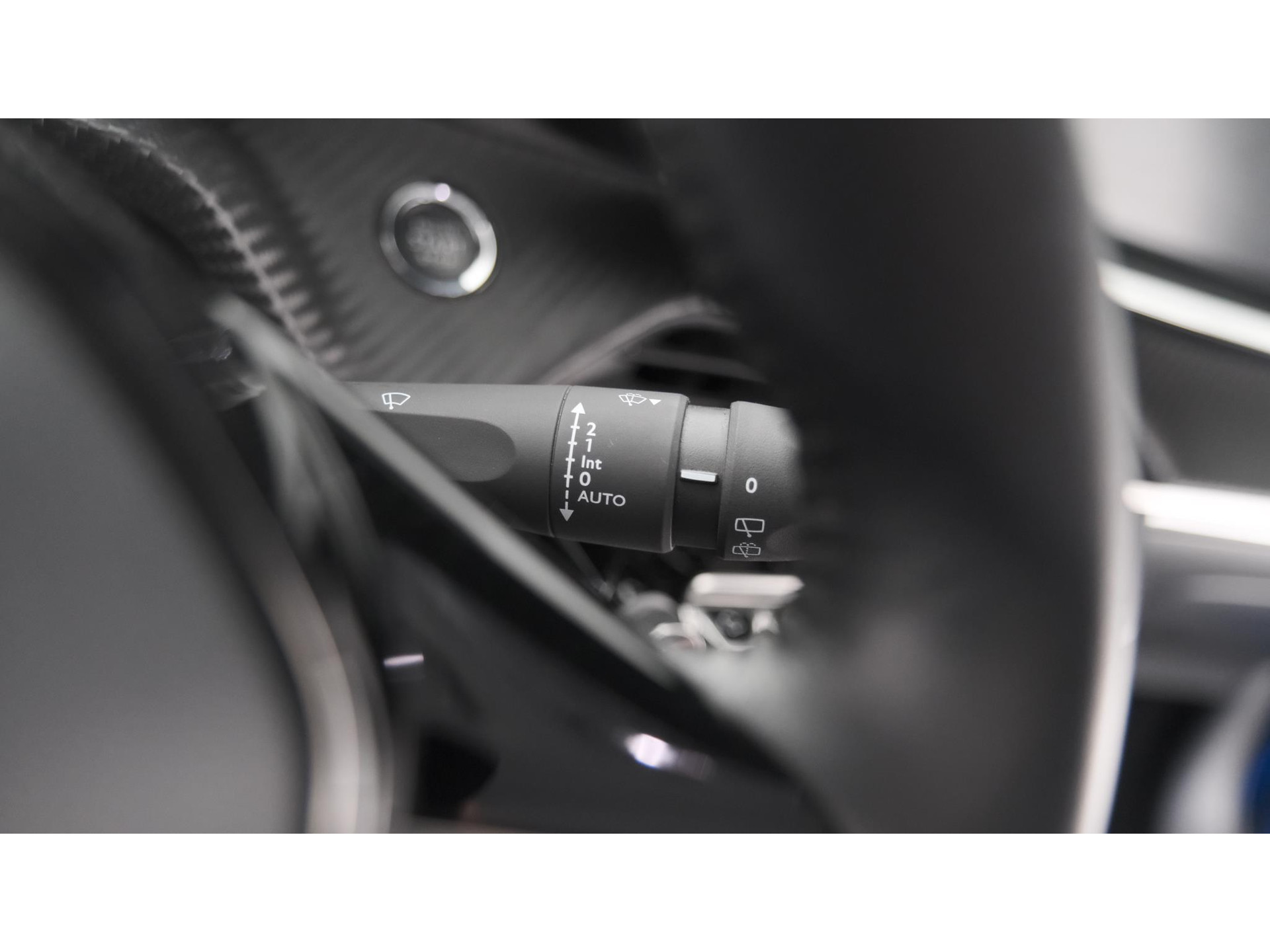 Peugeot 2008 PureTech 130 Allure | Trekhaak | Camera | Apple Carplay | Stoelverwarming | Parkeersensoren