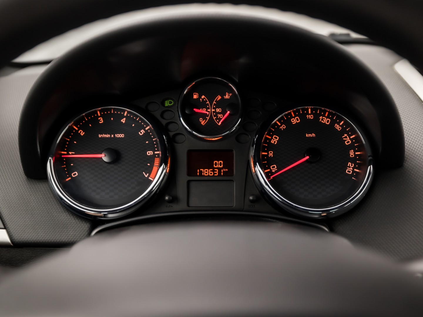 Peugeot 207 CC 1.6 VTi Sport (CLIMATE, TREKHAAK, CRUISE, SPORTSTOELEN, ELEKTRISCHE KAP, PARKEERSENSOREN, ELEK PAKKET, NIEUWSTAAT)