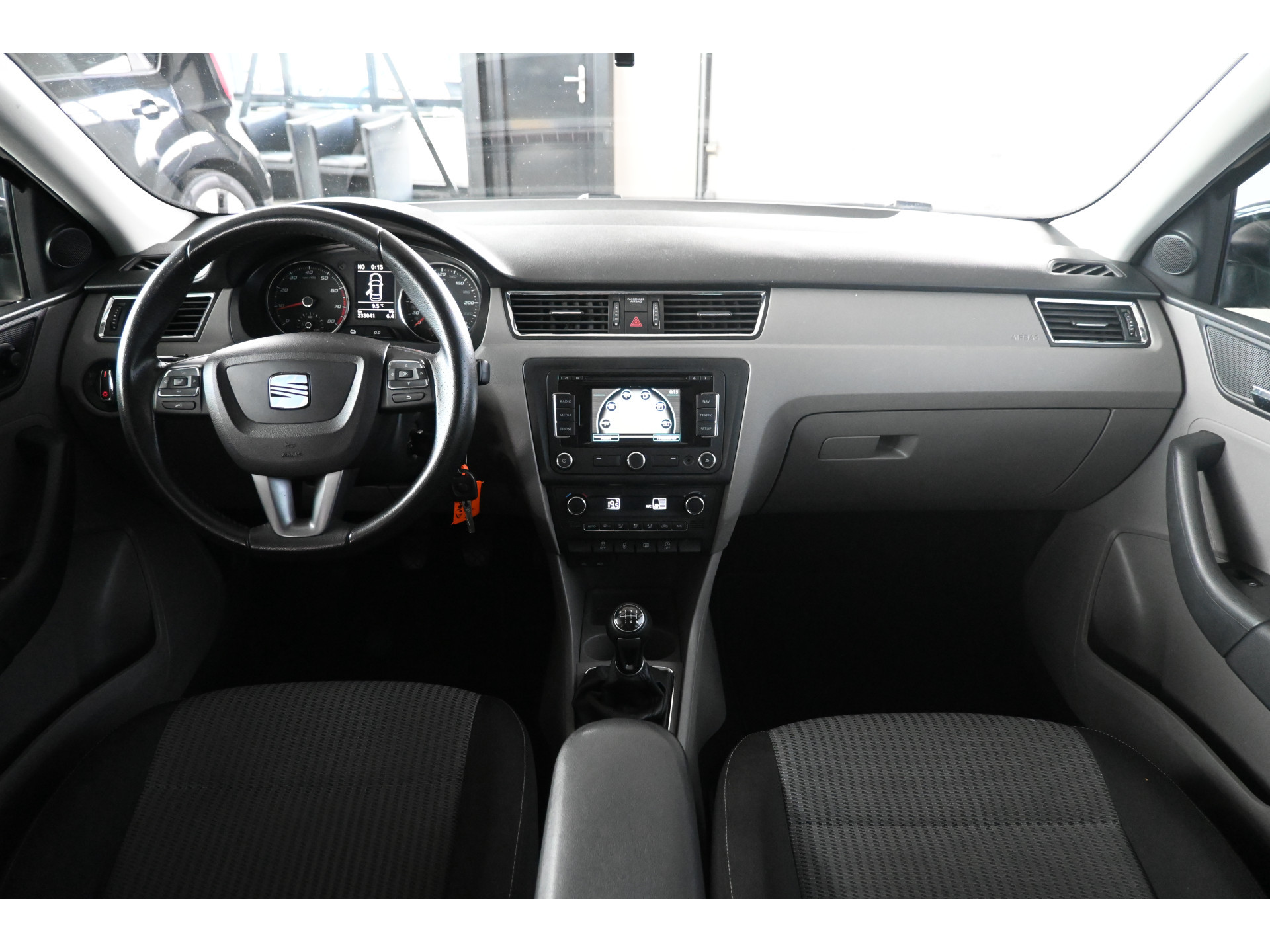 SEAT Toledo 1.2 TSI Businessline High Clima Navigatie Cruise Control Goed Onderhouden! Inruil Mogelijk!