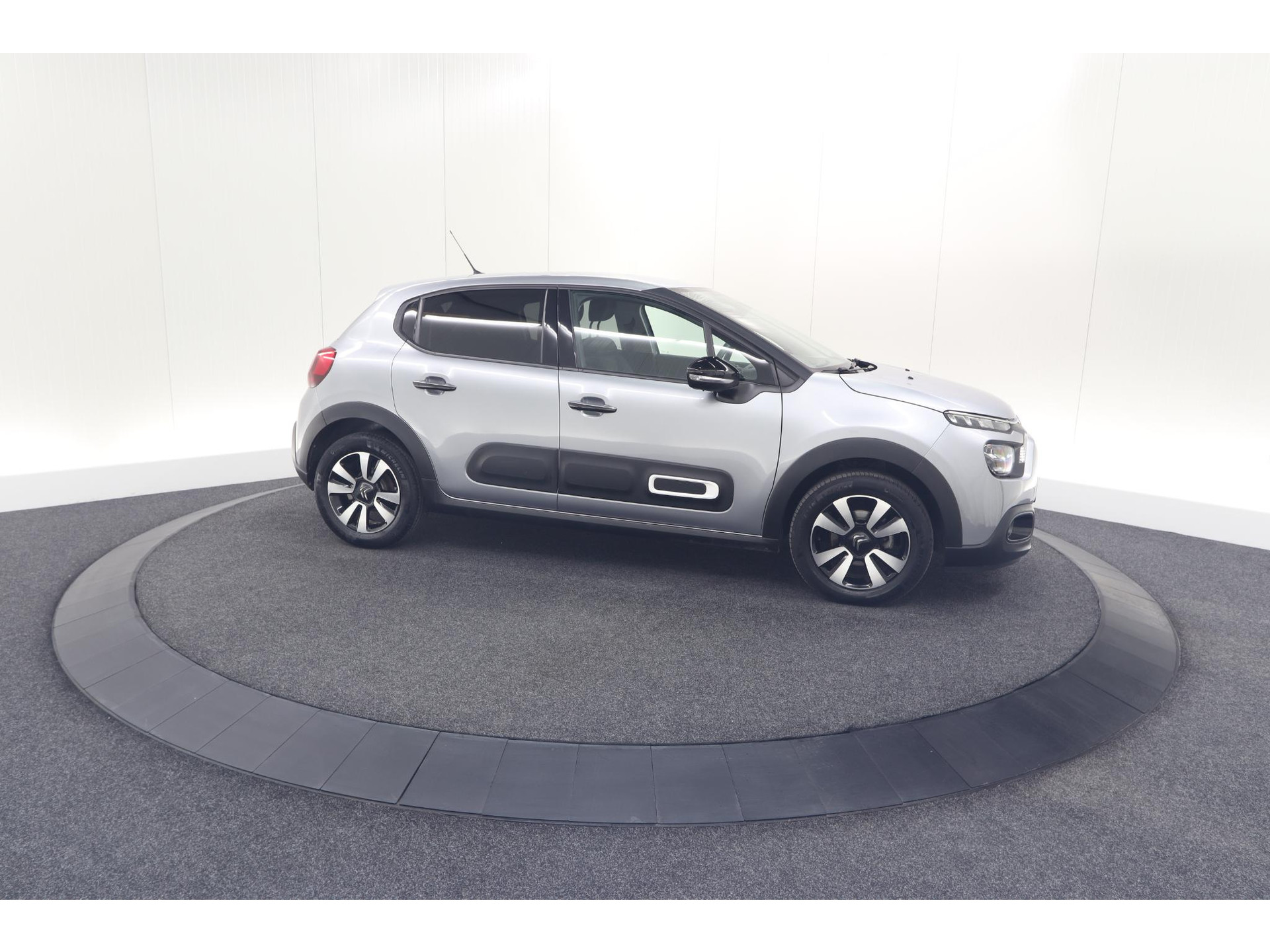 Citroen C3 PureTech 110 Max | Keyless entry/start | Camera | Navigatie | Parkeersensoren | Apple Carplay