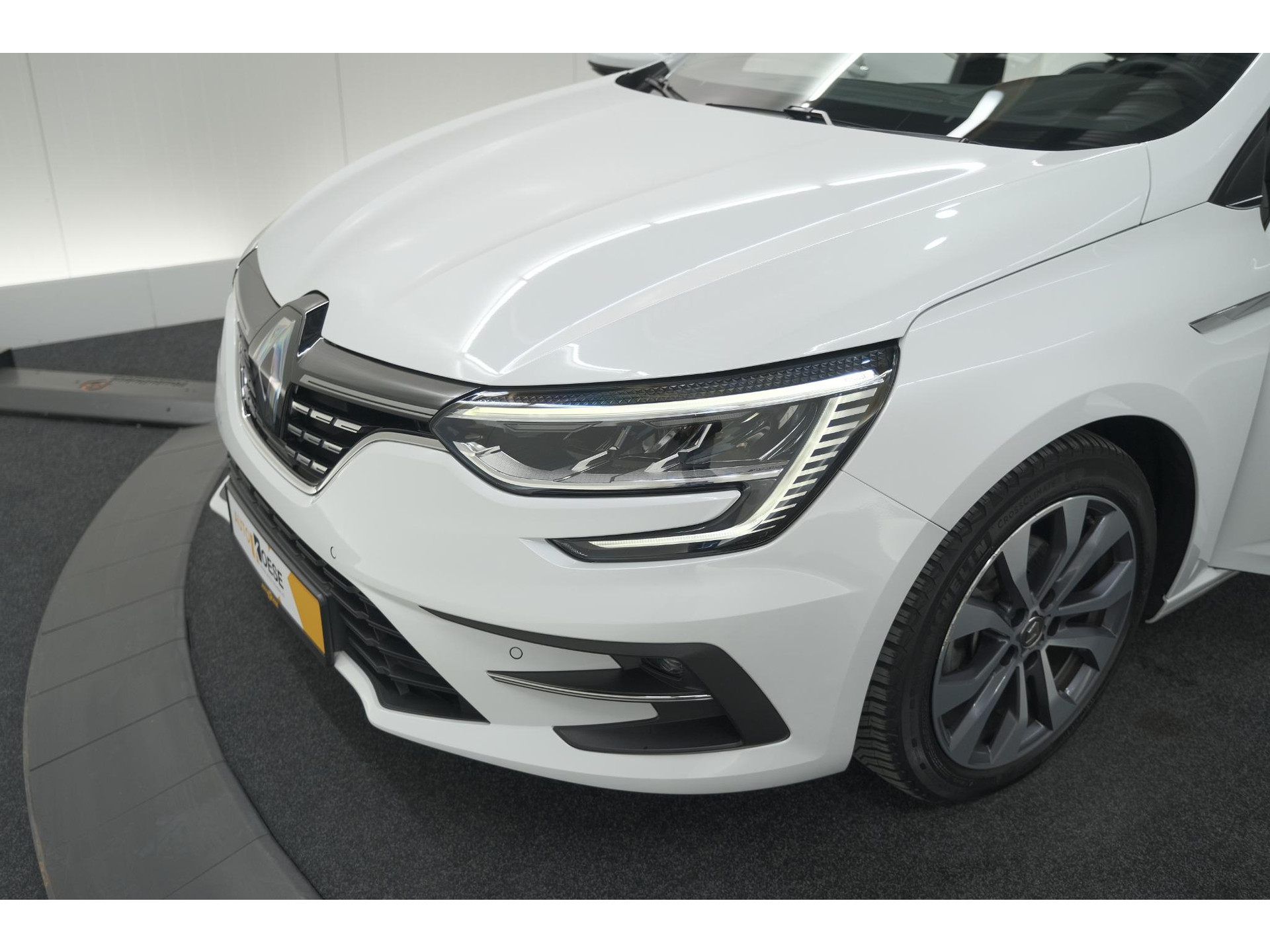 Renault Mégane Estate TCe 140 EDC Techno | Trekhaak | Camera | Navigatie | 9.3 Inch Groot Scherm