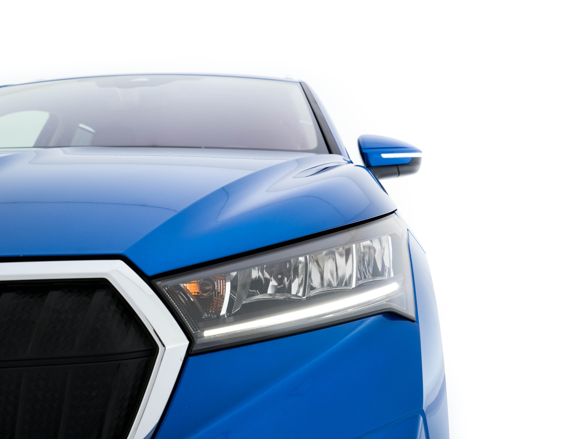 ŠKODA Enyaq iV 80 [ 3-Fase ] {SOH-88% } (INCL-BTW) *LEATHER-FABRIC | FULL-LED | DIGI-COCKPIT | CAMERA | KEYLESS | NAVI-FULLMAP | AMBIENT-LIGHT | ECC | HEATED-COMFORTSEATS | DAB+ | PDC | CRUISE | CARPLAY | TOWBAR | 19"ALU*